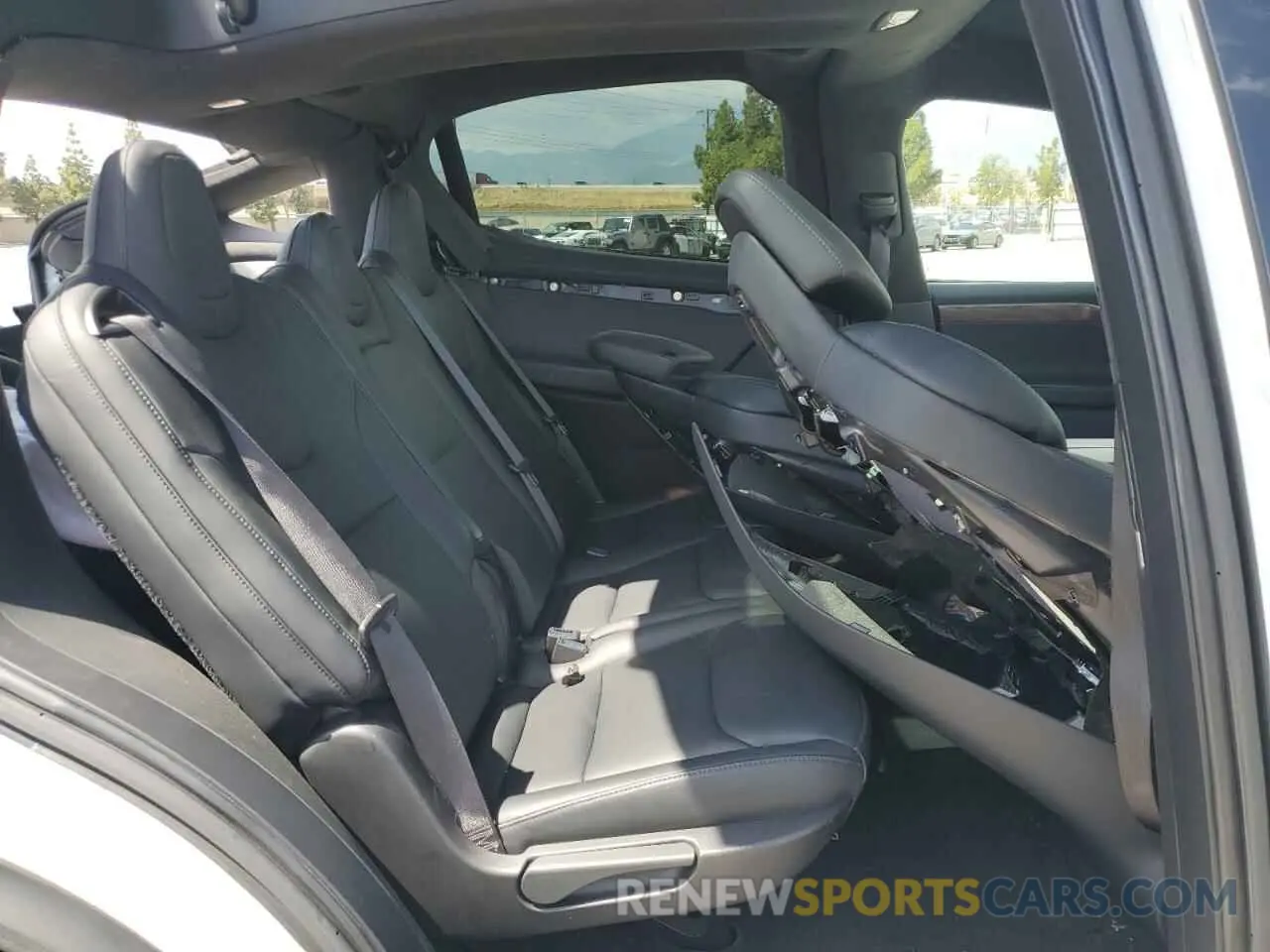 11 Photograph of a damaged car 5YJXCDE25KF185030 TESLA MODEL X 2019