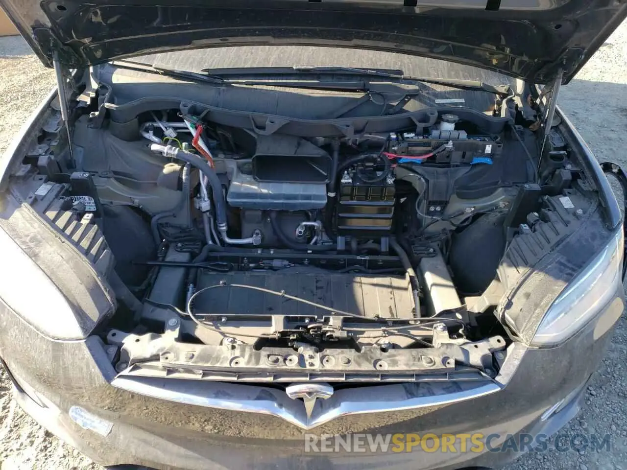 11 Photograph of a damaged car 5YJXCAE20LF281552 TESLA MODEL X 2020