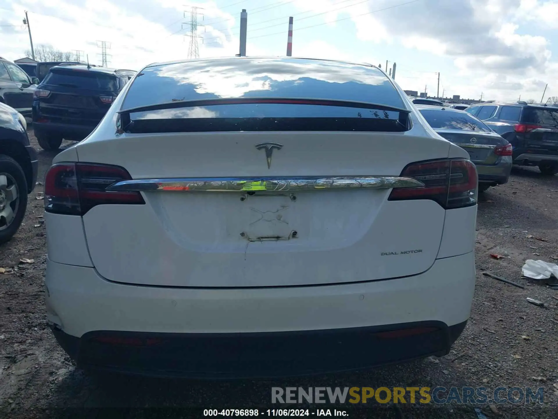 16 Photograph of a damaged car 5YJXCAE25LF300161 TESLA MODEL X 2020