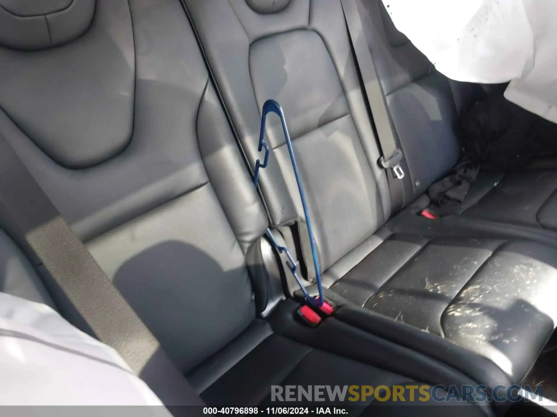 8 Photograph of a damaged car 5YJXCAE25LF300161 TESLA MODEL X 2020