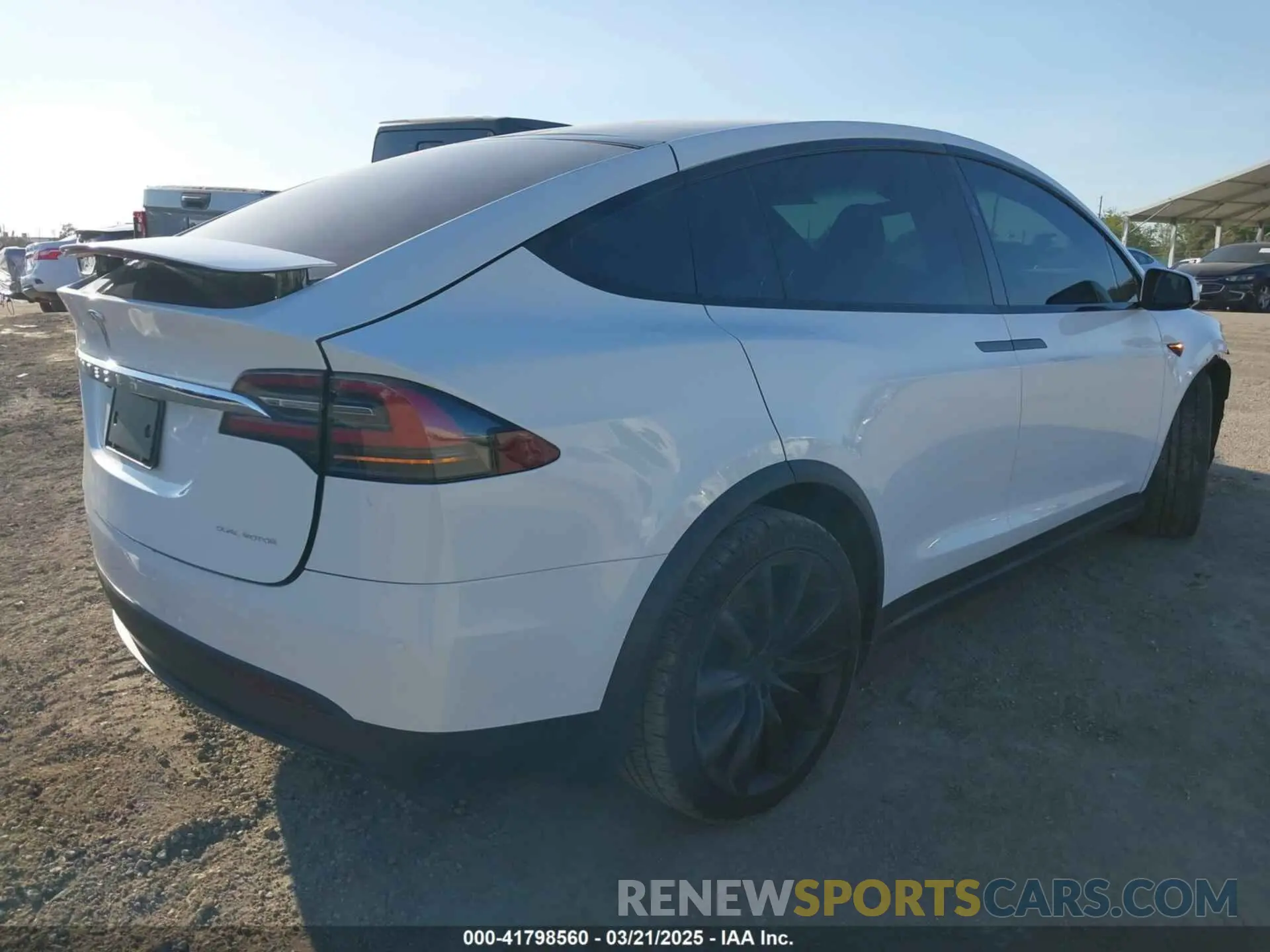 4 Photograph of a damaged car 5YJXCAE2XLF296141 TESLA MODEL X 2020