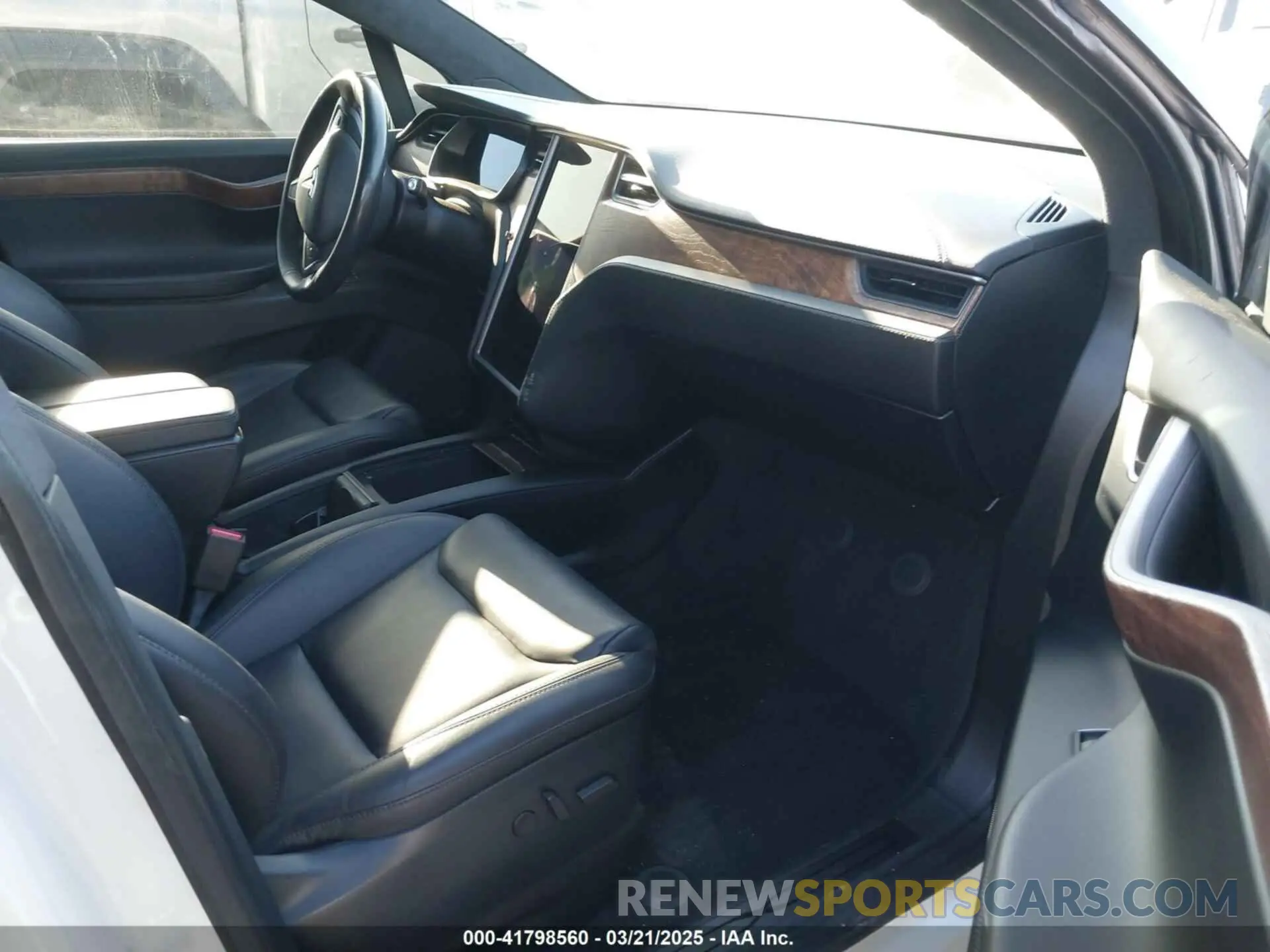 5 Photograph of a damaged car 5YJXCAE2XLF296141 TESLA MODEL X 2020