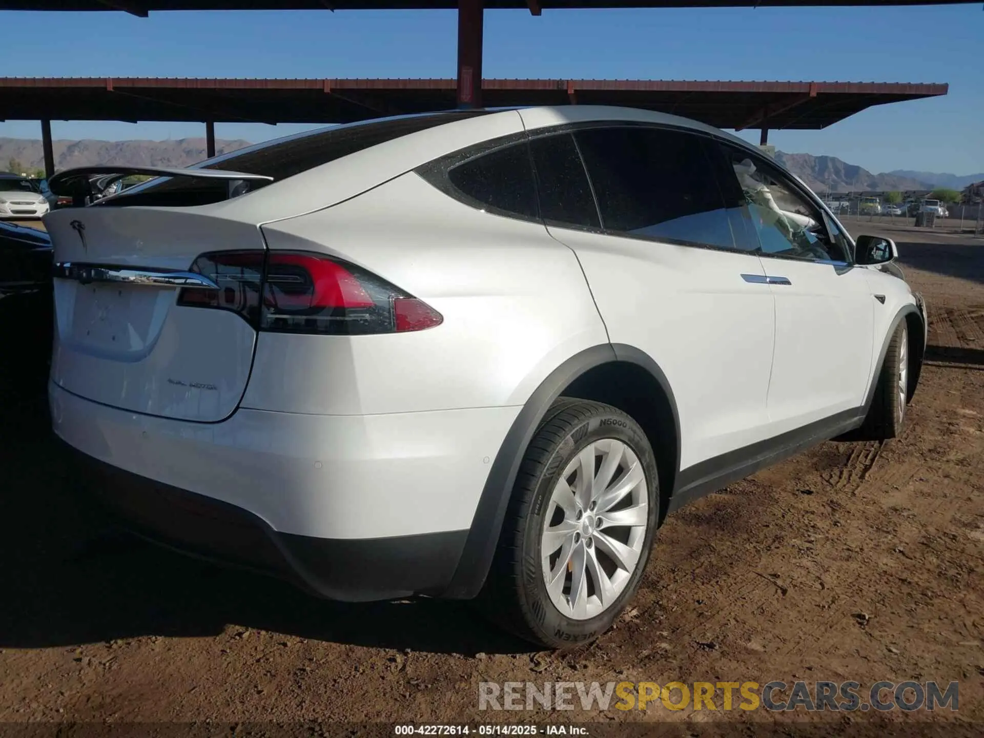 4 Фотография поврежденного автомобиля 5YJXCBE21LF238490 TESLA MODEL X 2020