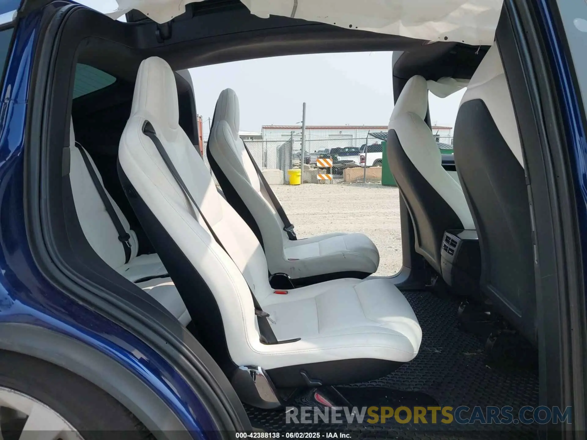 8 Photograph of a damaged car 5YJXCBE22LF231533 TESLA MODEL X 2020