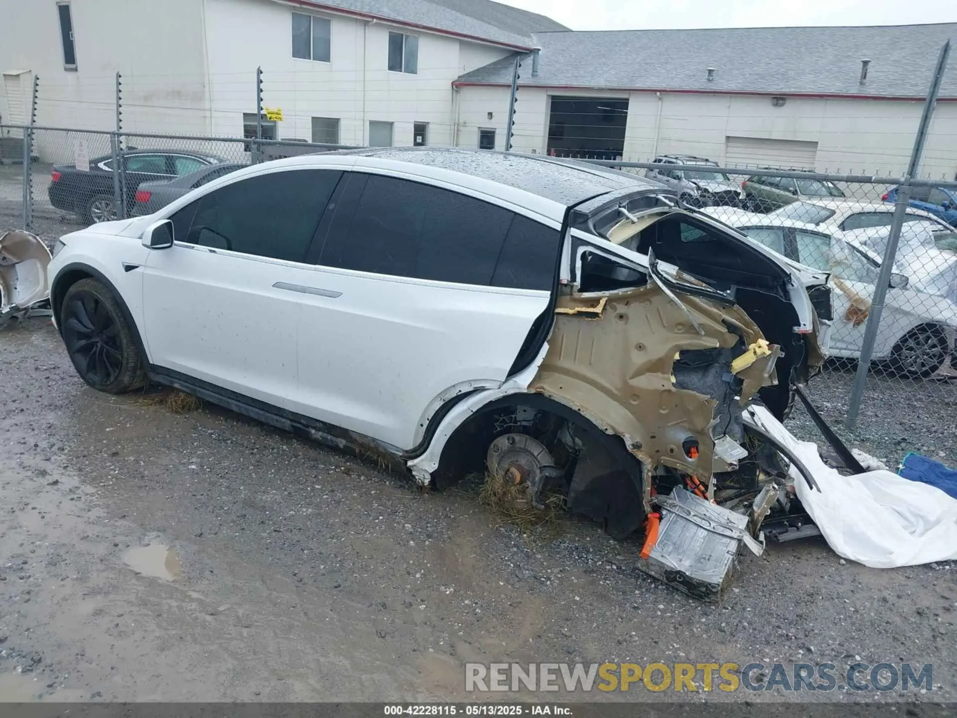 3 Photograph of a damaged car 5YJXCBE26LF301504 TESLA MODEL X 2020
