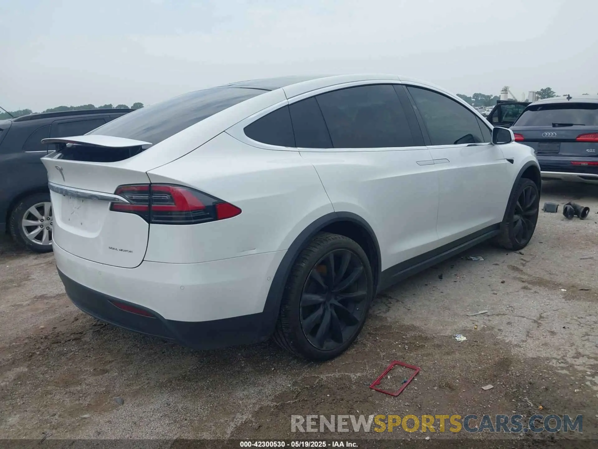 4 Photograph of a damaged car 5YJXCBE26LF304404 TESLA MODEL X 2020