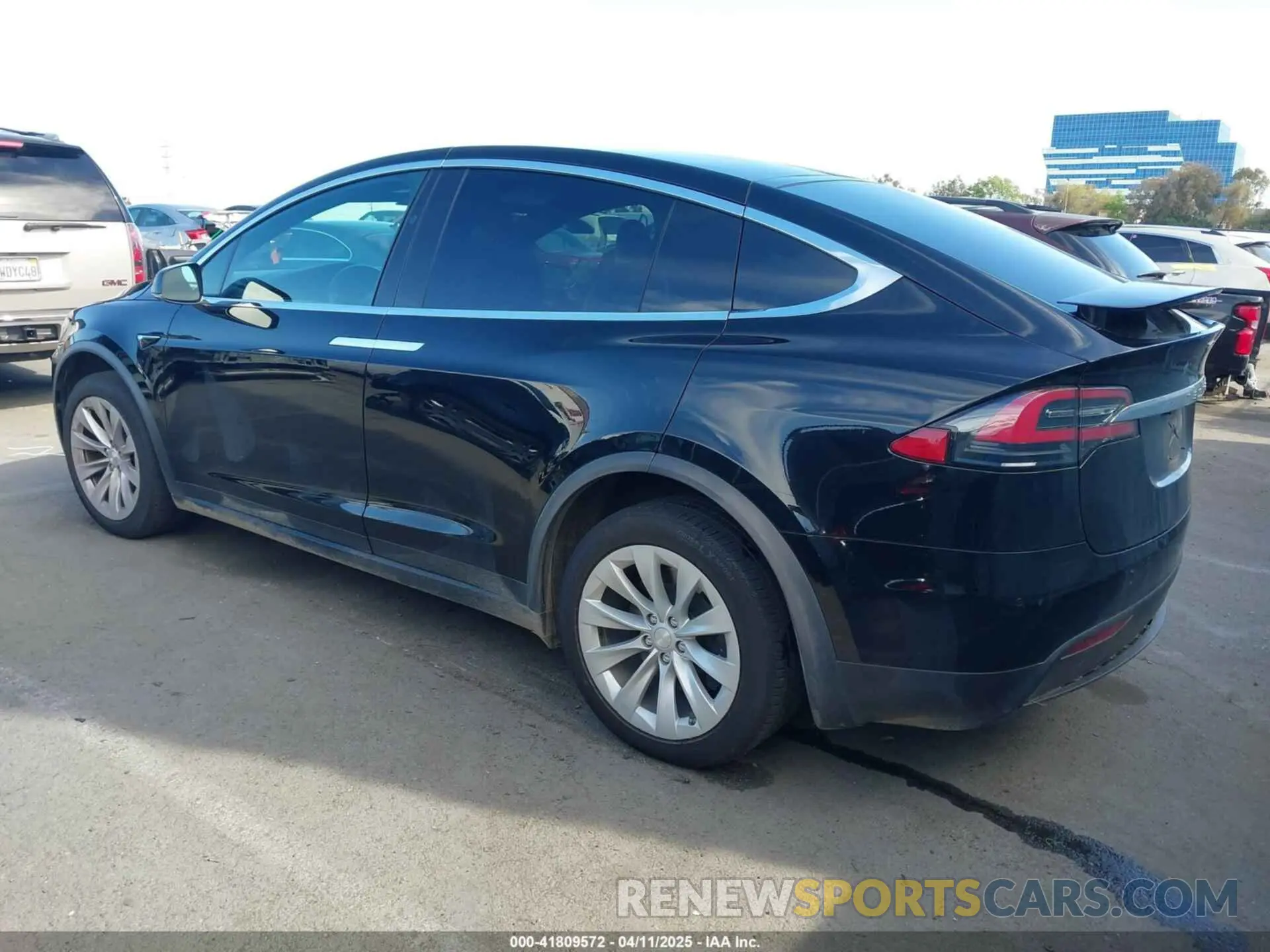 3 Фотография поврежденного автомобиля 5YJXCDE20LF265157 TESLA MODEL X 2020