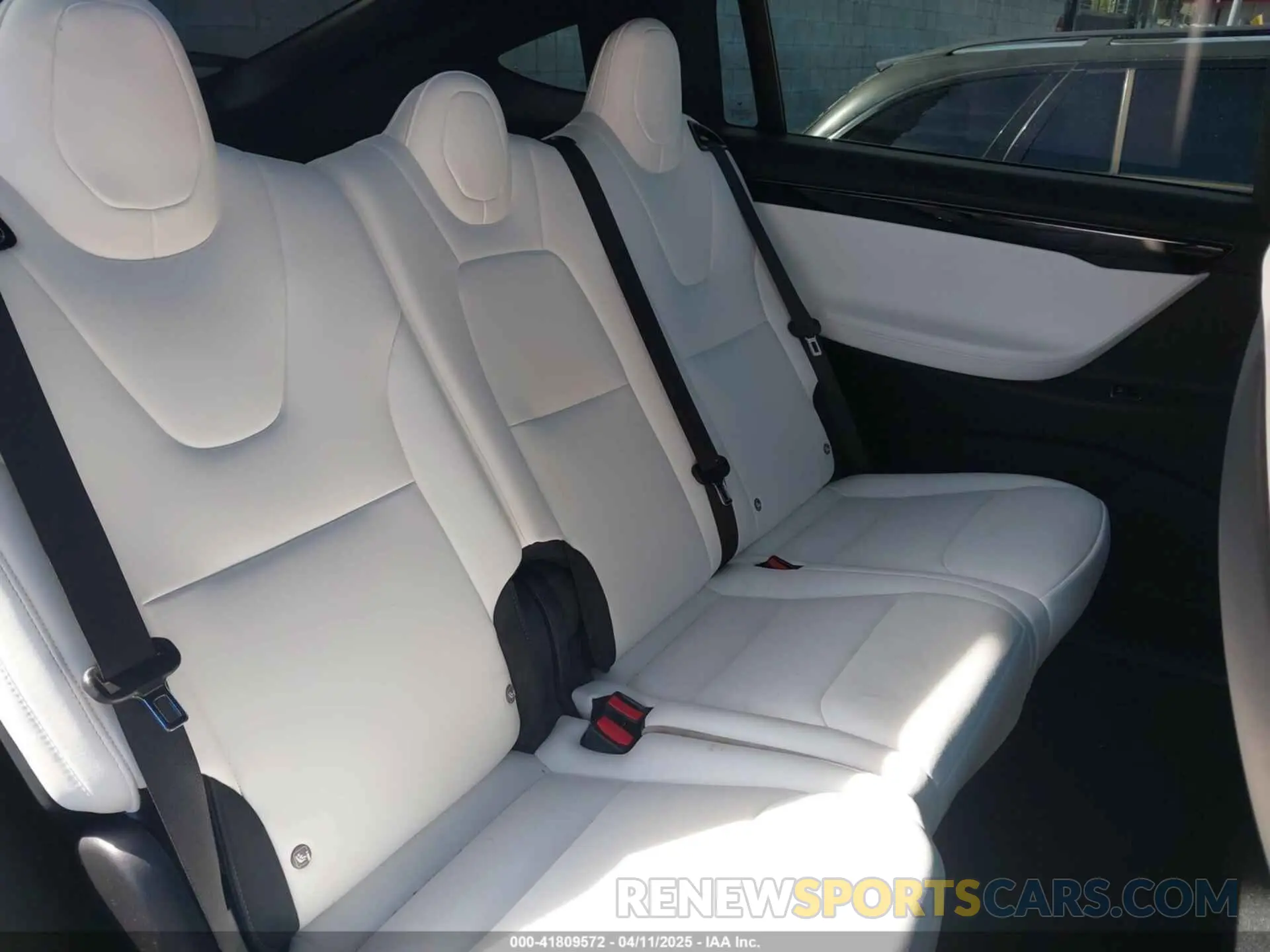 8 Фотография поврежденного автомобиля 5YJXCDE20LF265157 TESLA MODEL X 2020