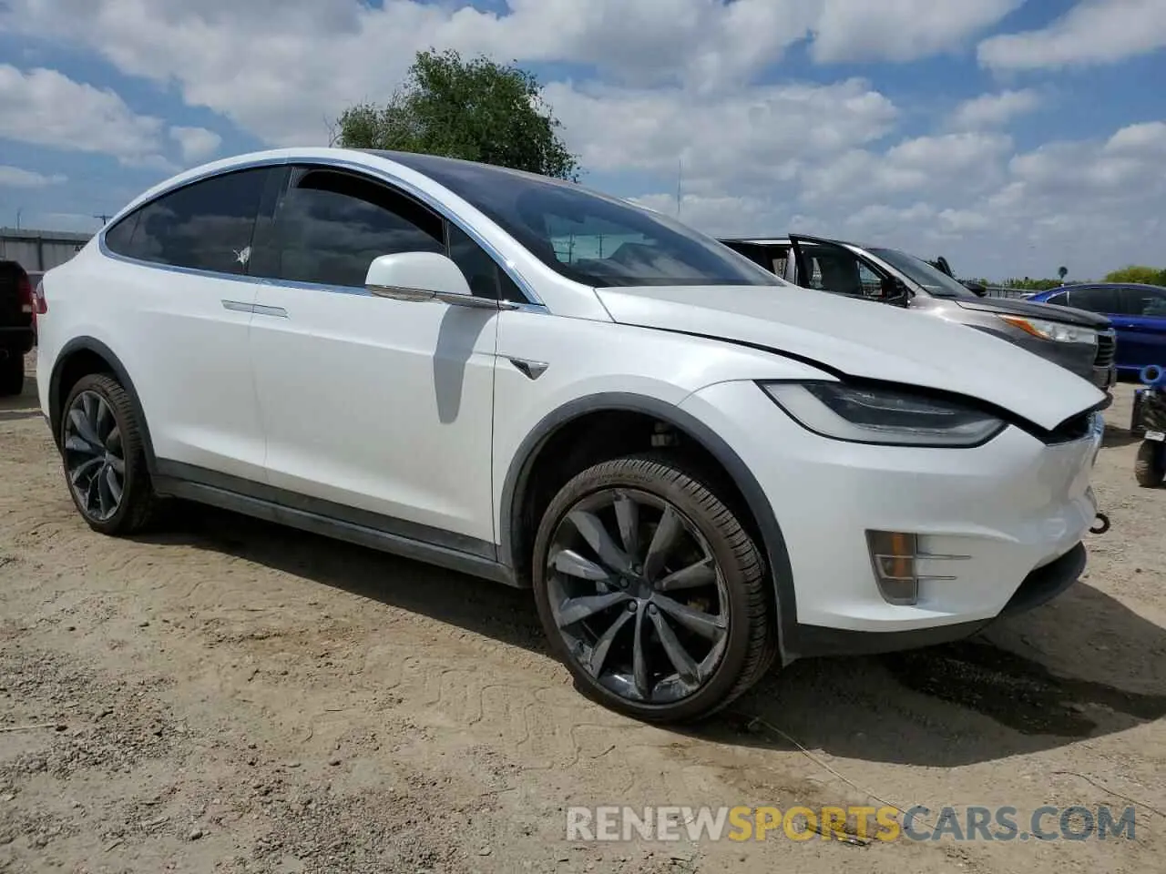4 Фотография поврежденного автомобиля 5YJXCDE20LF303678 TESLA MODEL X 2020