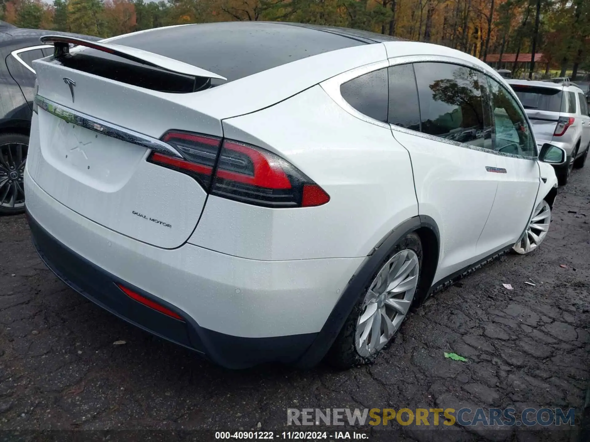 4 Photograph of a damaged car 5YJXCDE22LF301401 TESLA MODEL X 2020