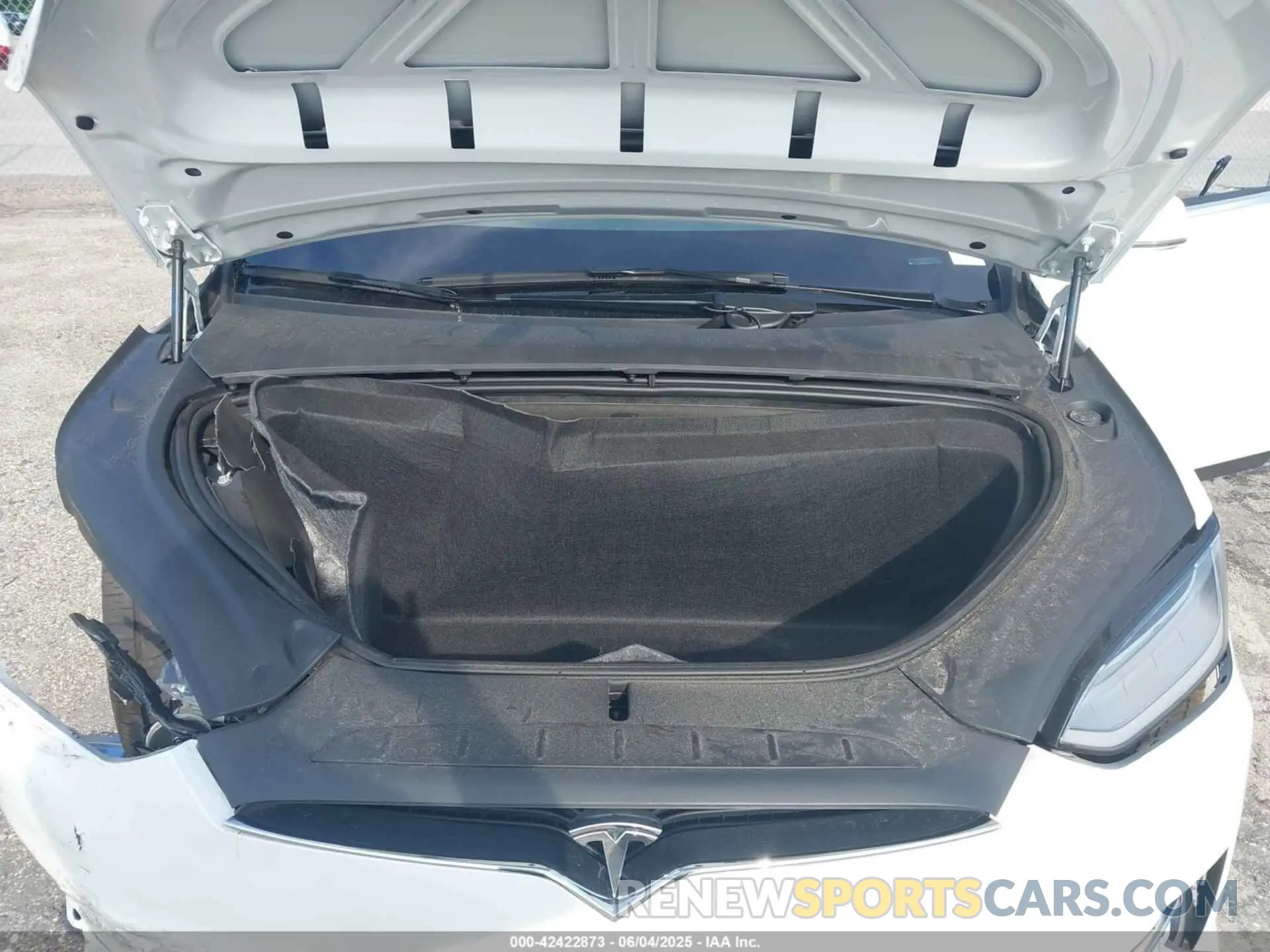 10 Photograph of a damaged car 5YJXCDE21MF319681 TESLA MODEL X 2021
