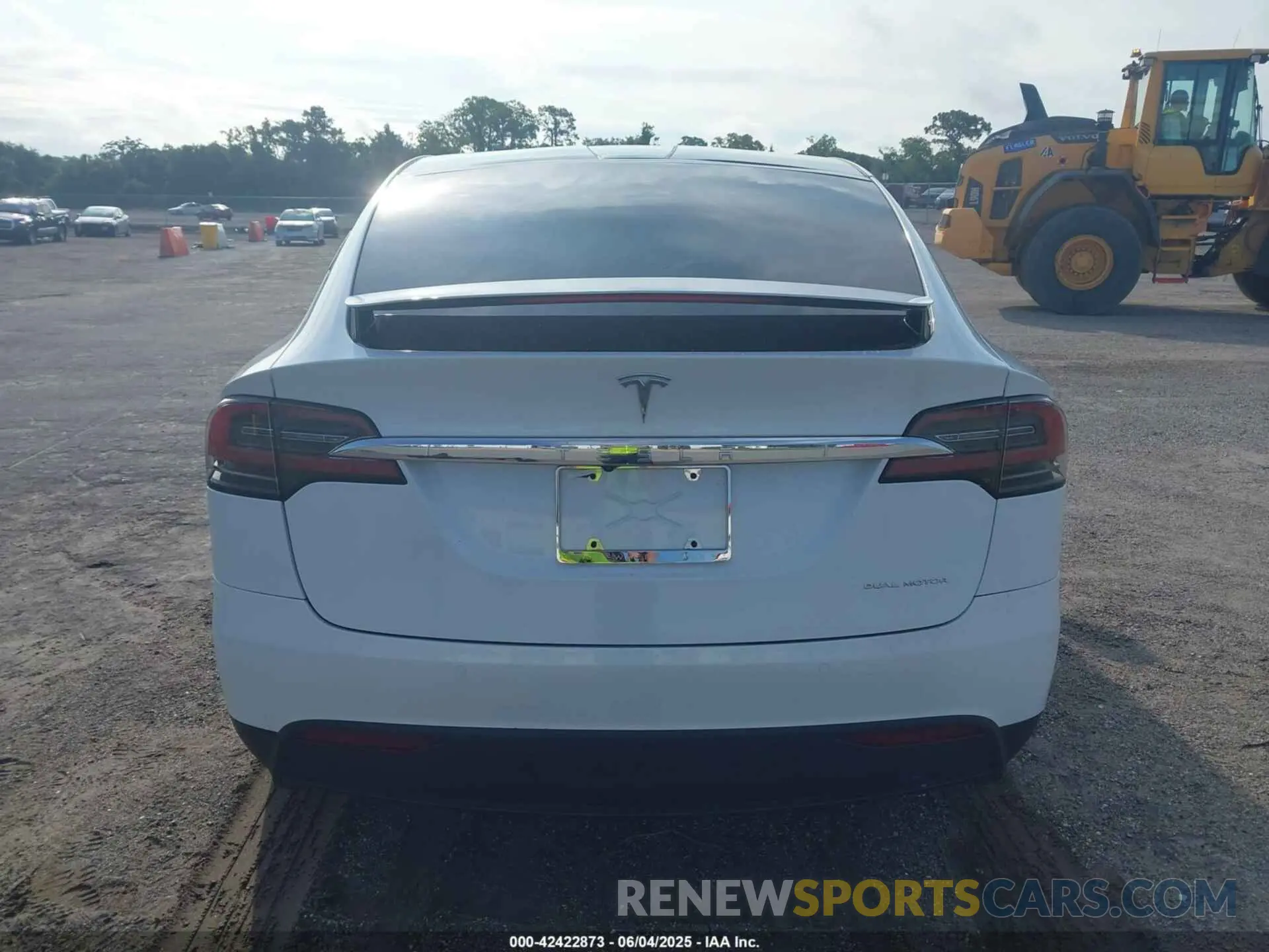 16 Photograph of a damaged car 5YJXCDE21MF319681 TESLA MODEL X 2021
