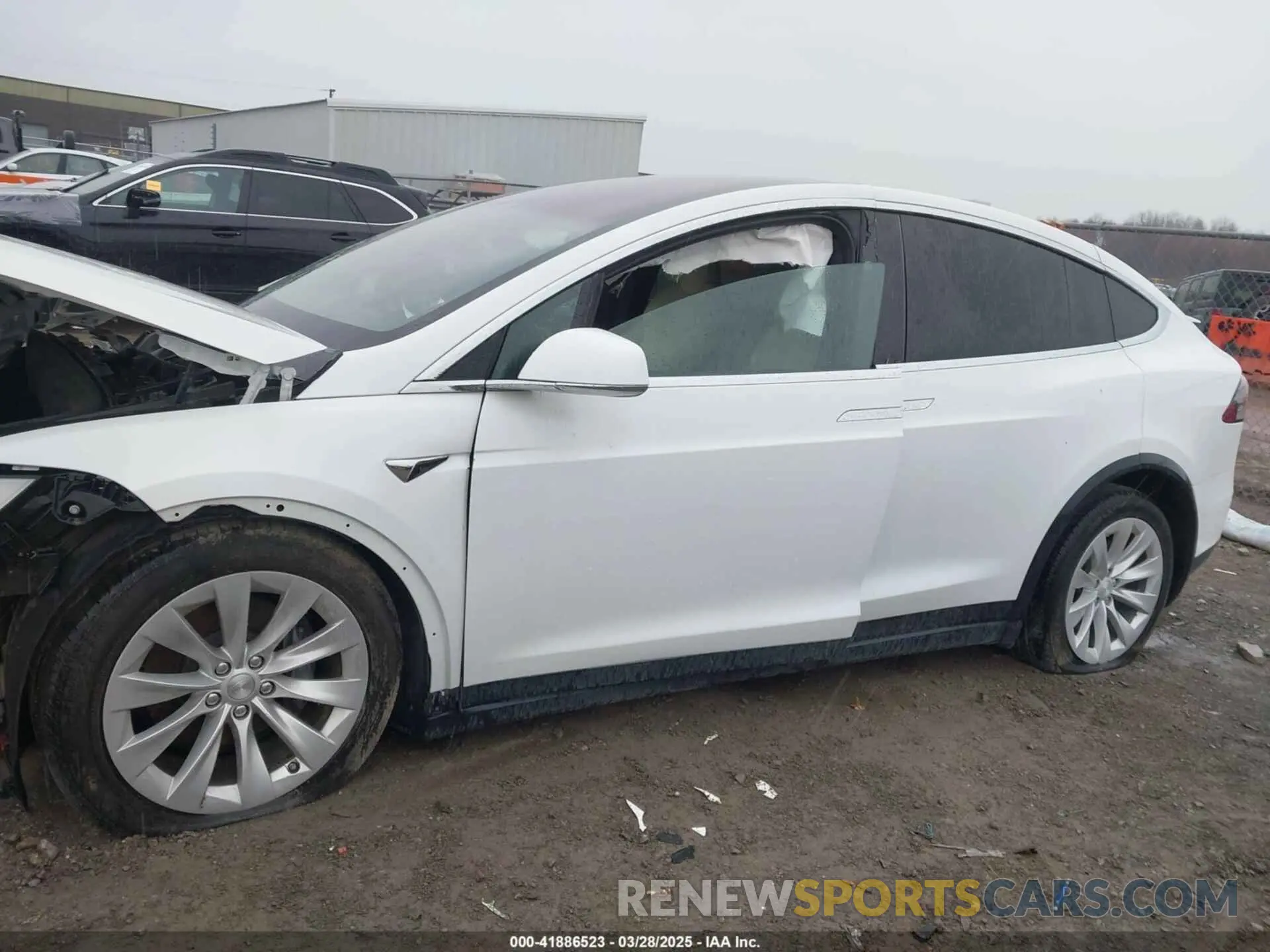 14 Фотография поврежденного автомобиля 5YJXCDE22MF319401 TESLA MODEL X 2021