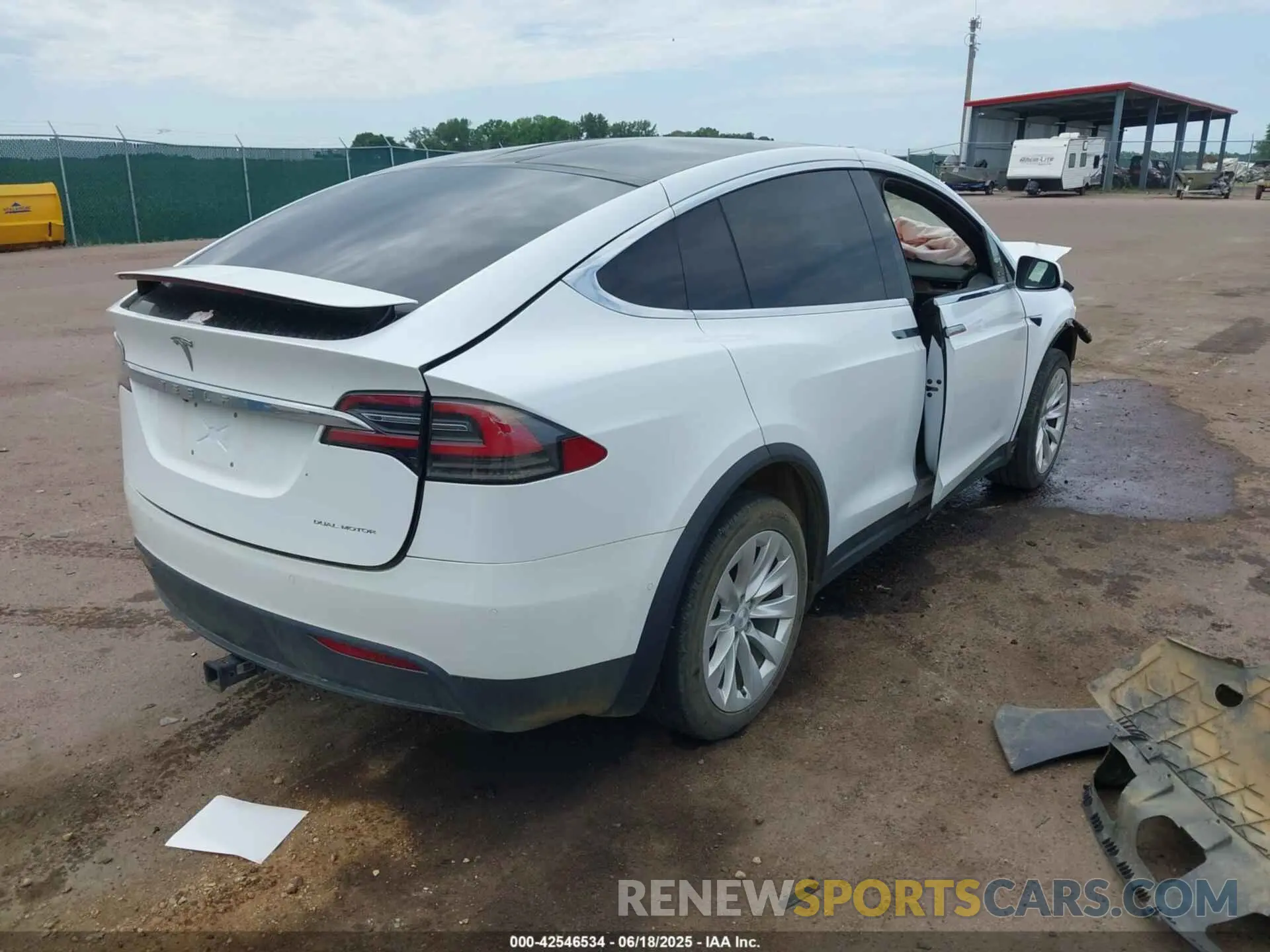 4 Фотография поврежденного автомобиля 5YJXCDE2XMF323695 TESLA MODEL X 2021