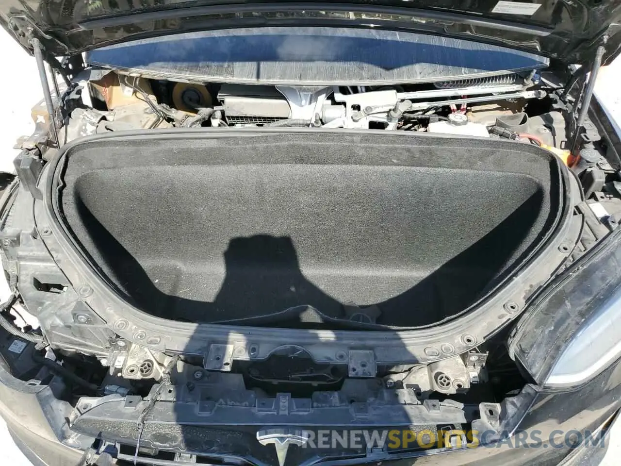 12 Photograph of a damaged car 7SAXCAE50NF358873 TESLA MODEL X 2022