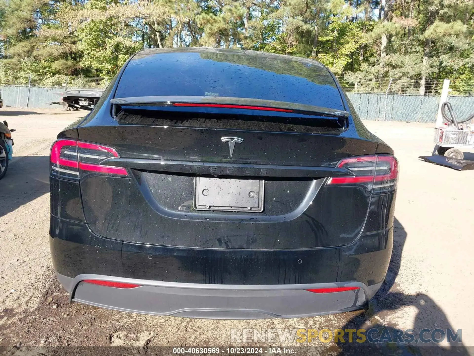 17 Photograph of a damaged car 7SAXCAE52NF346224 TESLA MODEL X 2022