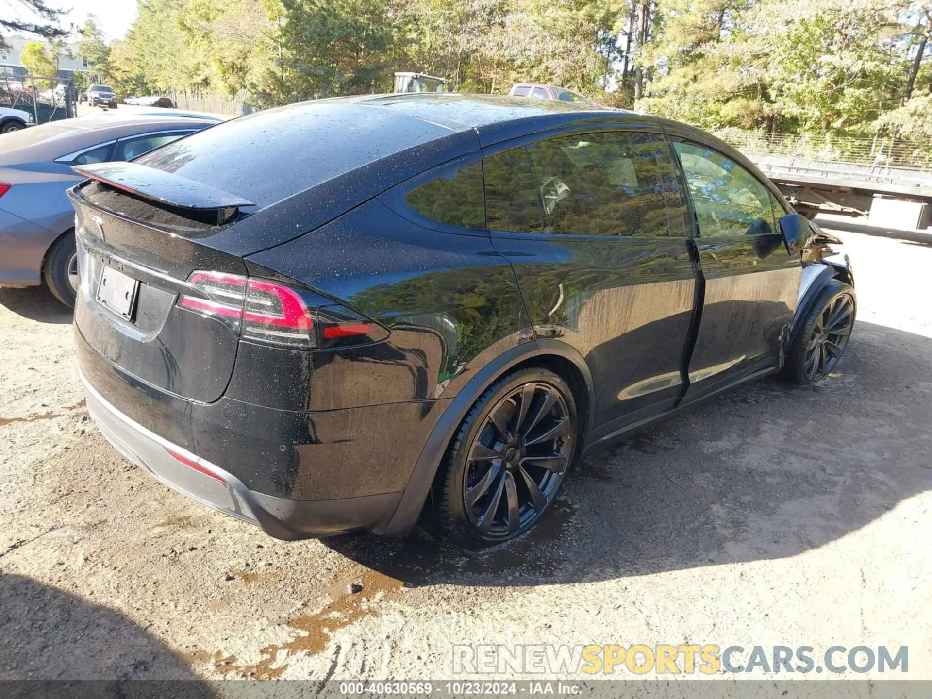 4 Photograph of a damaged car 7SAXCAE52NF346224 TESLA MODEL X 2022