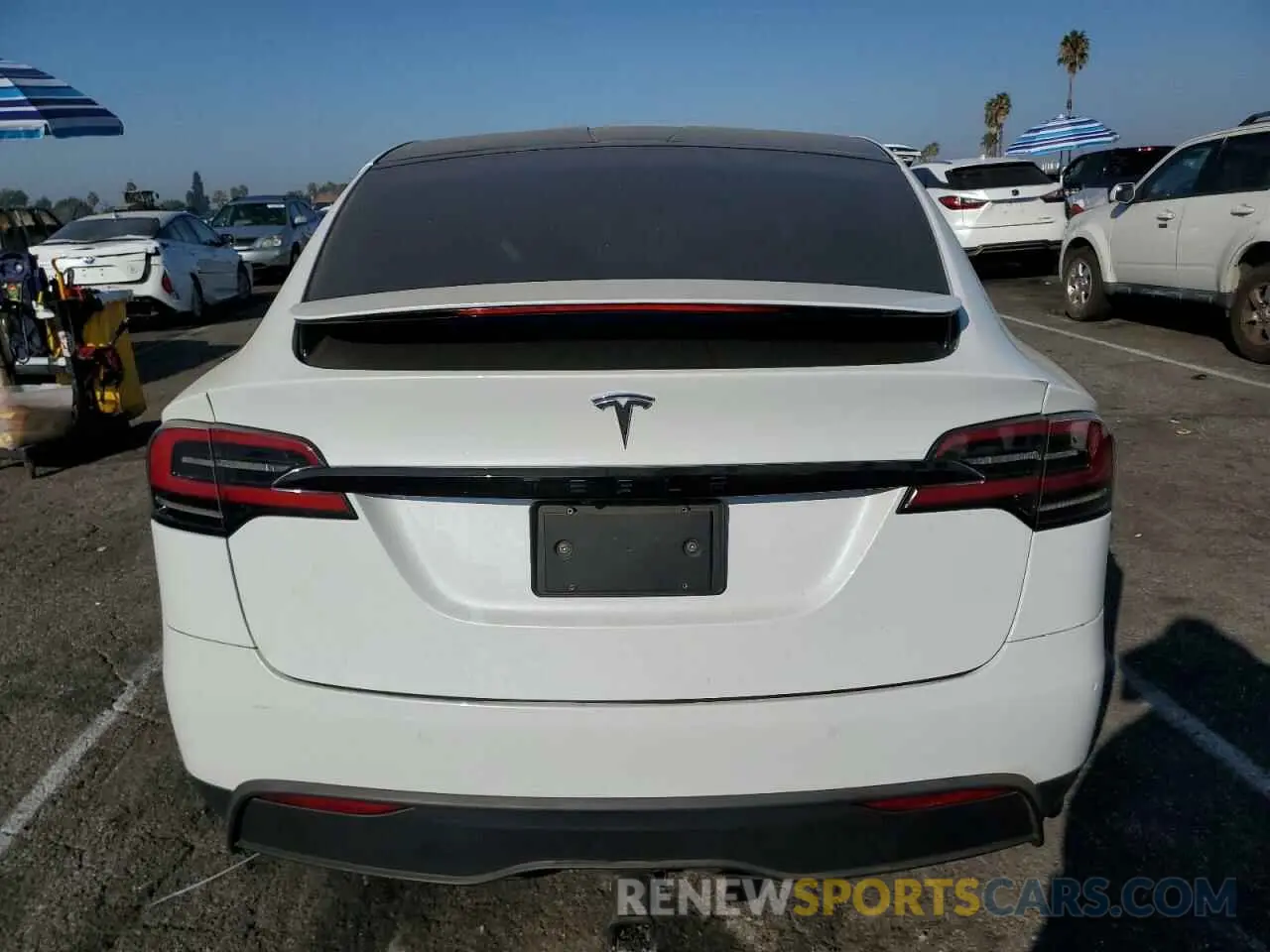 6 Photograph of a damaged car 7SAXCAE52NF351374 TESLA MODEL X 2022