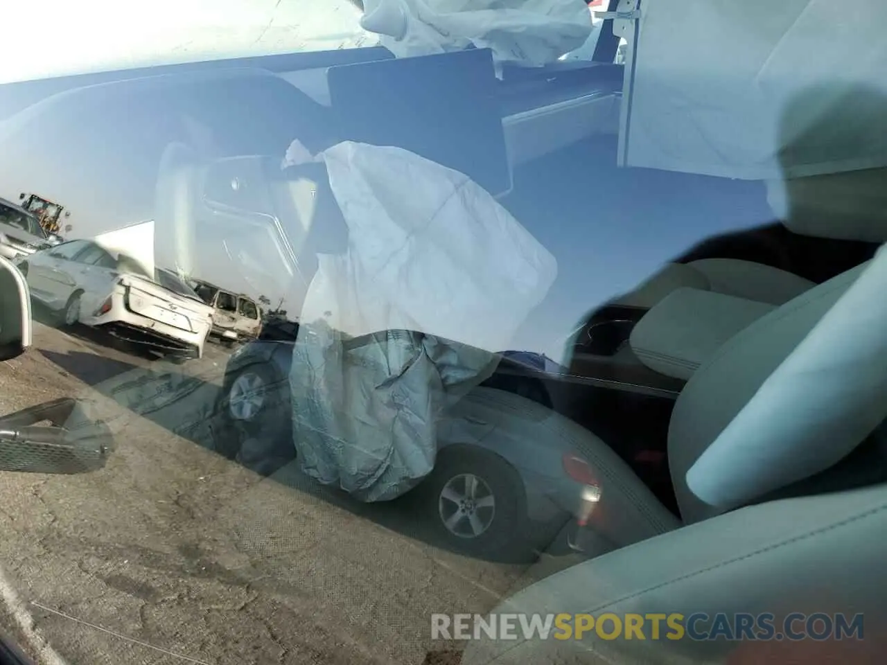 8 Photograph of a damaged car 7SAXCAE52NF351374 TESLA MODEL X 2022