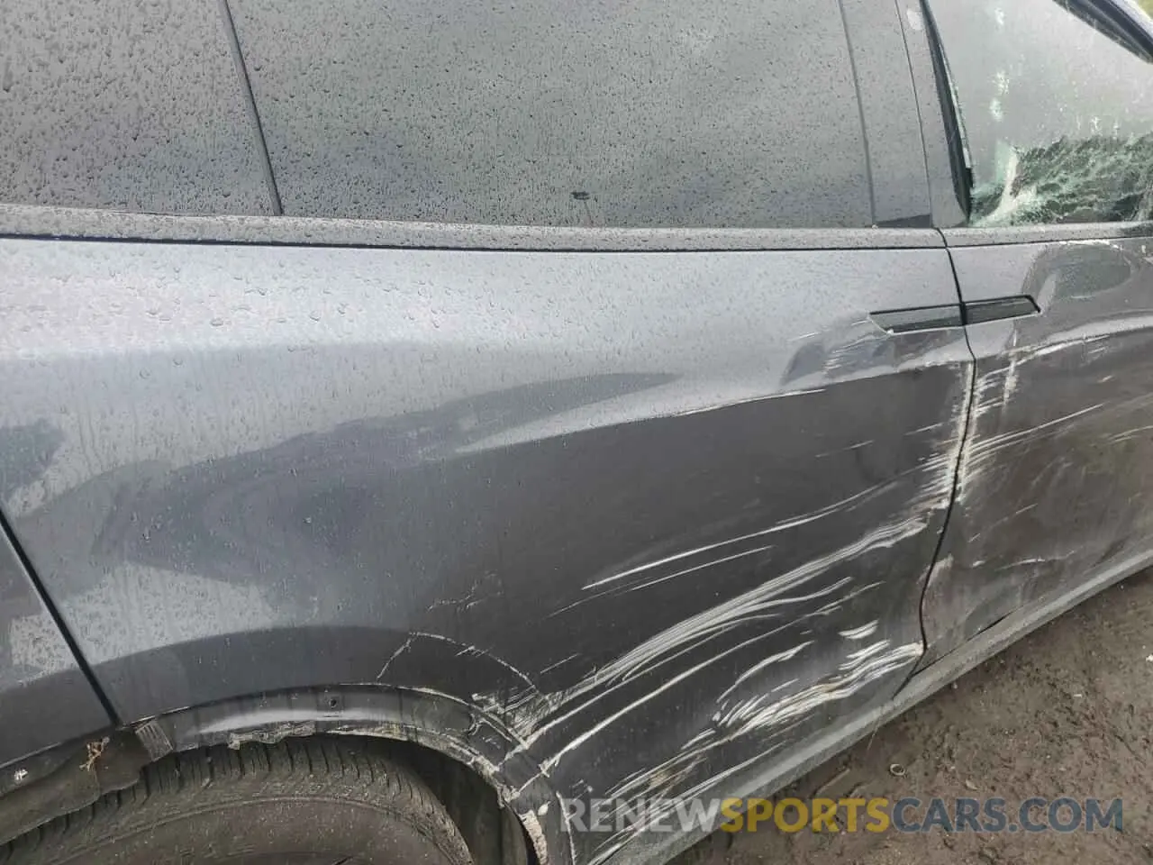 10 Photograph of a damaged car 7SAXCAE54NF358150 TESLA MODEL X 2022