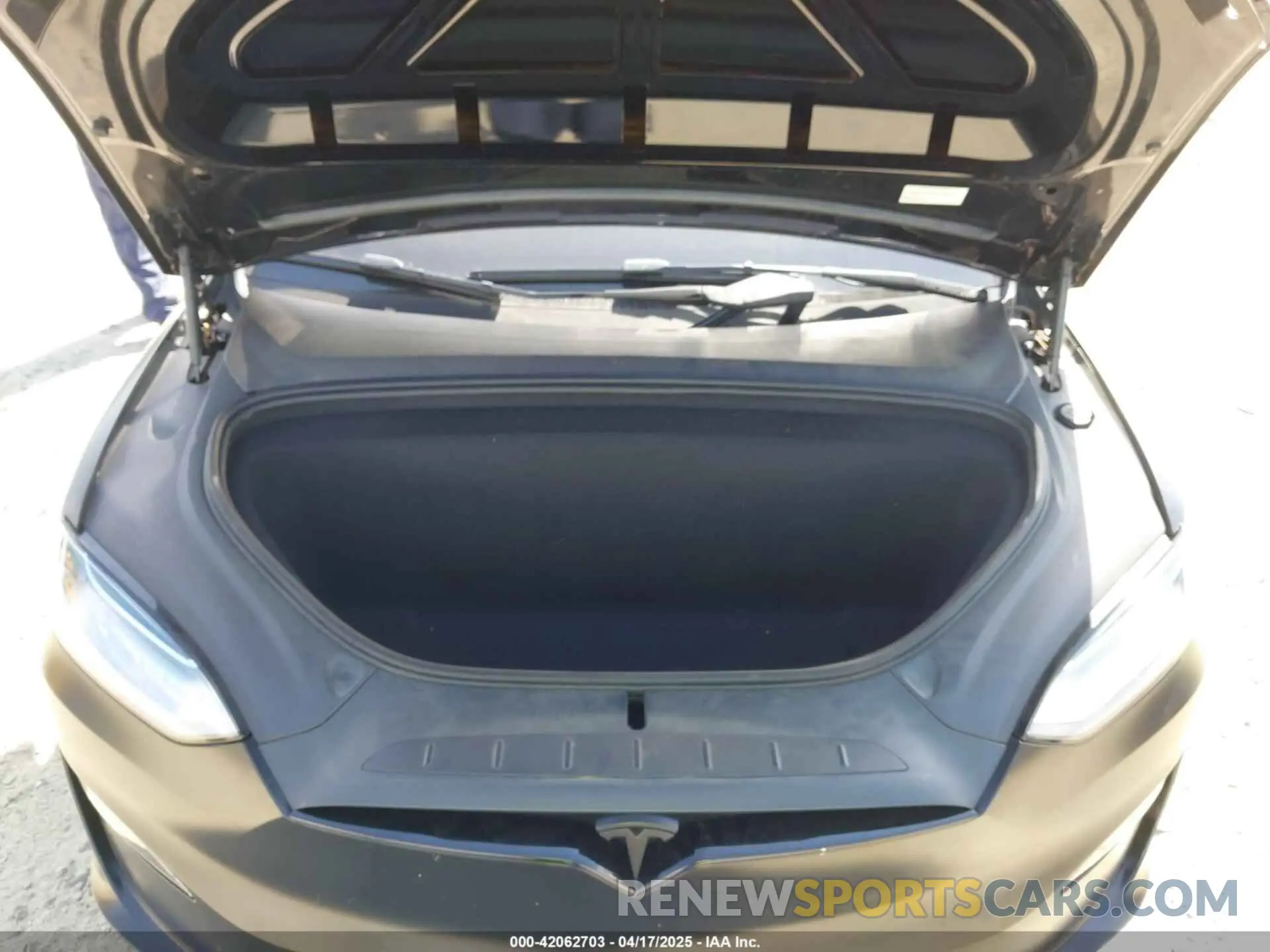10 Фотография поврежденного автомобиля 7SAXCBE52NF331373 TESLA MODEL X 2022