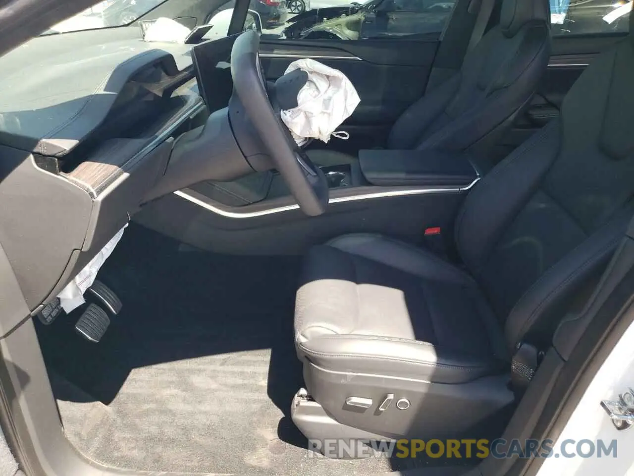 7 Photograph of a damaged car 7SAXCBE52NF349503 TESLA MODEL X 2022