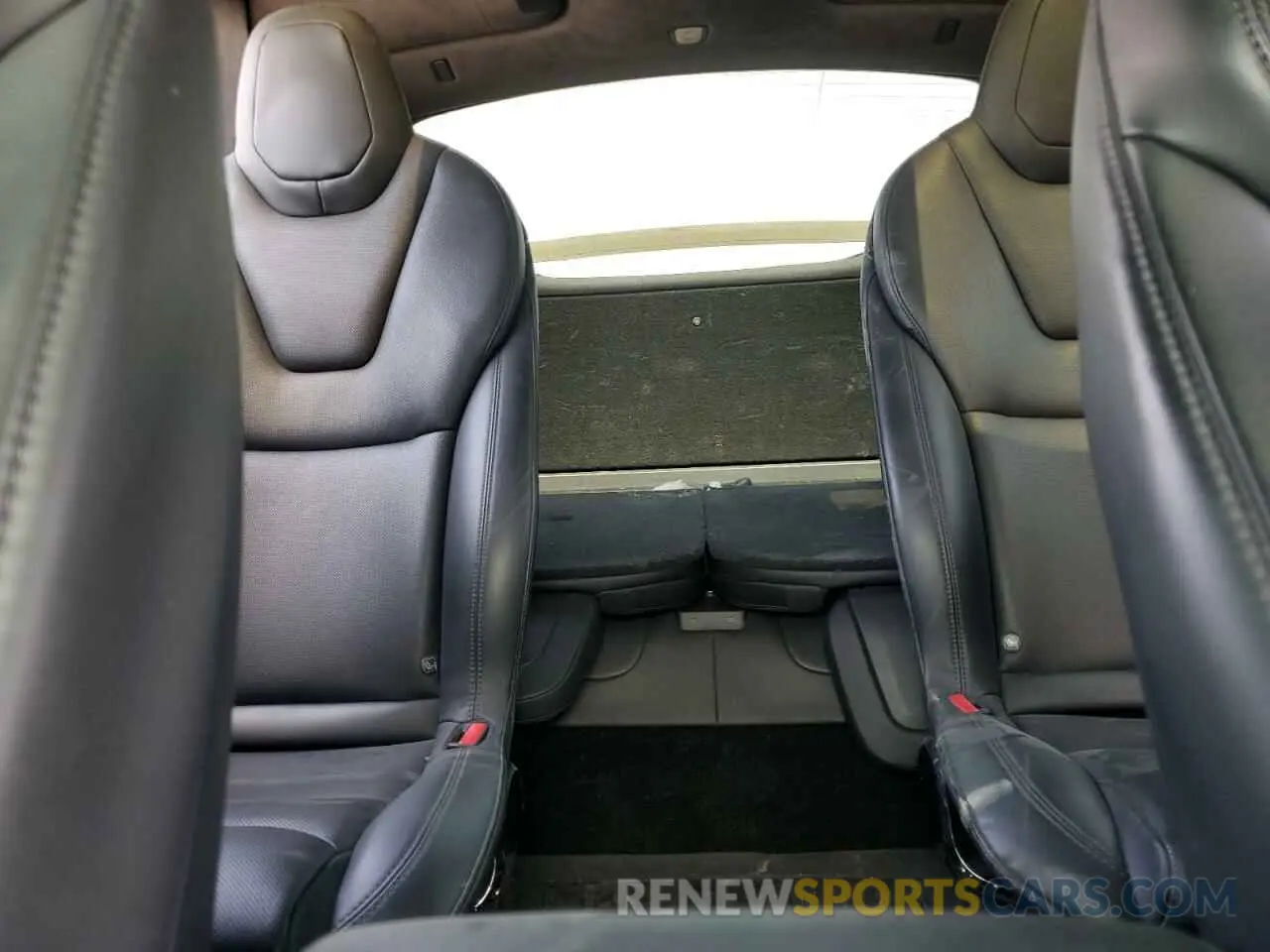 10 Photograph of a damaged car 7SAXCBE52NF362994 TESLA MODEL X 2022