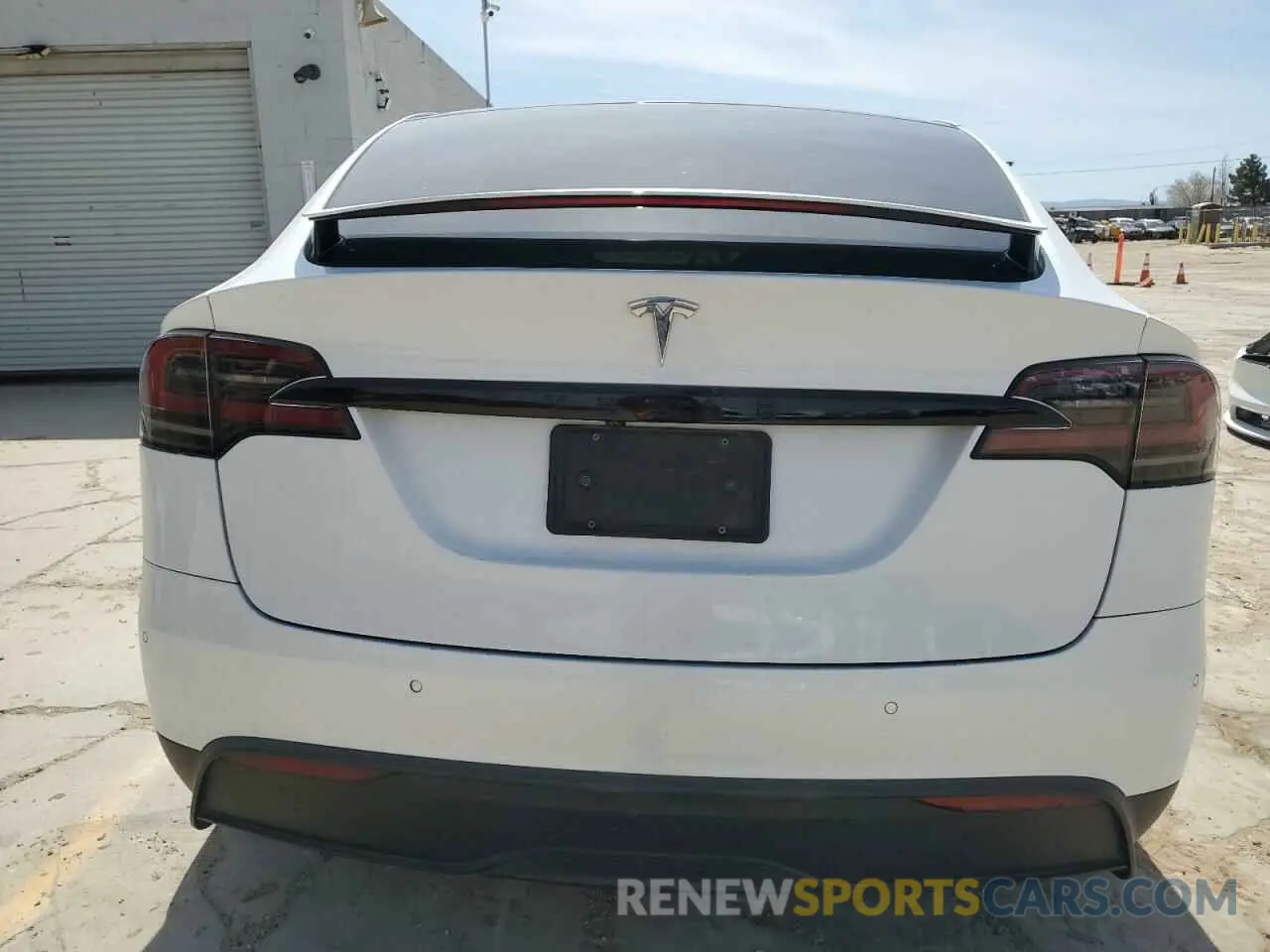 6 Photograph of a damaged car 7SAXCBE52NF362994 TESLA MODEL X 2022