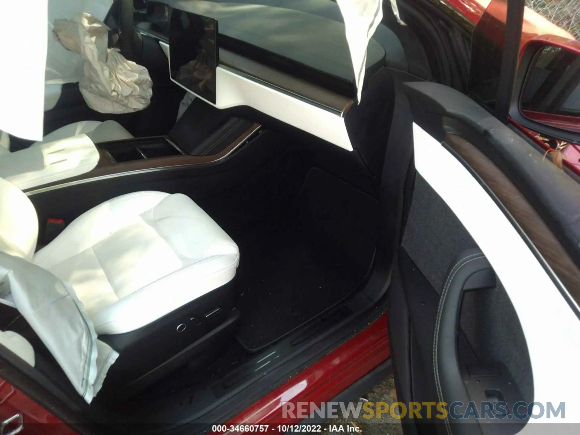 5 Photograph of a damaged car 7SAXCBE56NF327097 TESLA MODEL X 2022