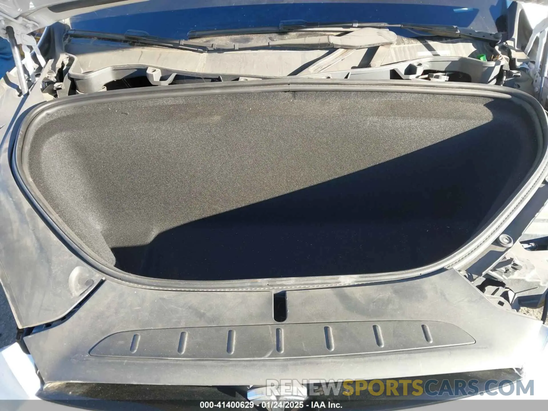 10 Photograph of a damaged car 7SAXCBE56NF329657 TESLA MODEL X 2022