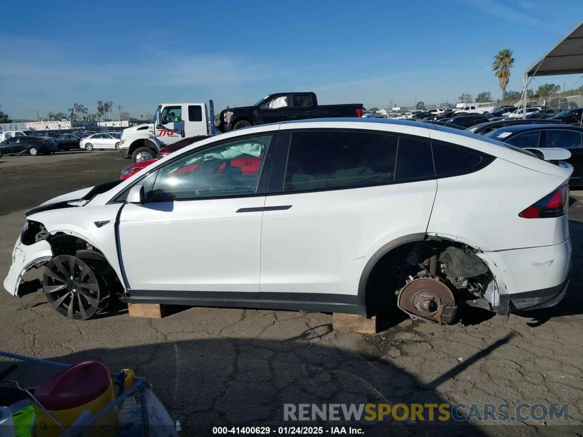 15 Photograph of a damaged car 7SAXCBE56NF329657 TESLA MODEL X 2022