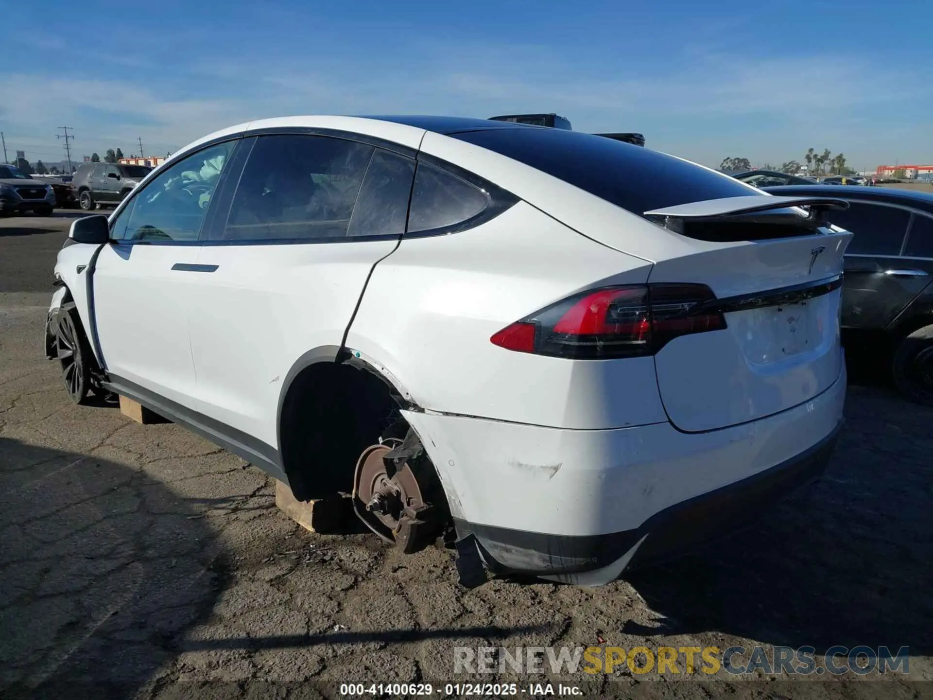 3 Photograph of a damaged car 7SAXCBE56NF329657 TESLA MODEL X 2022
