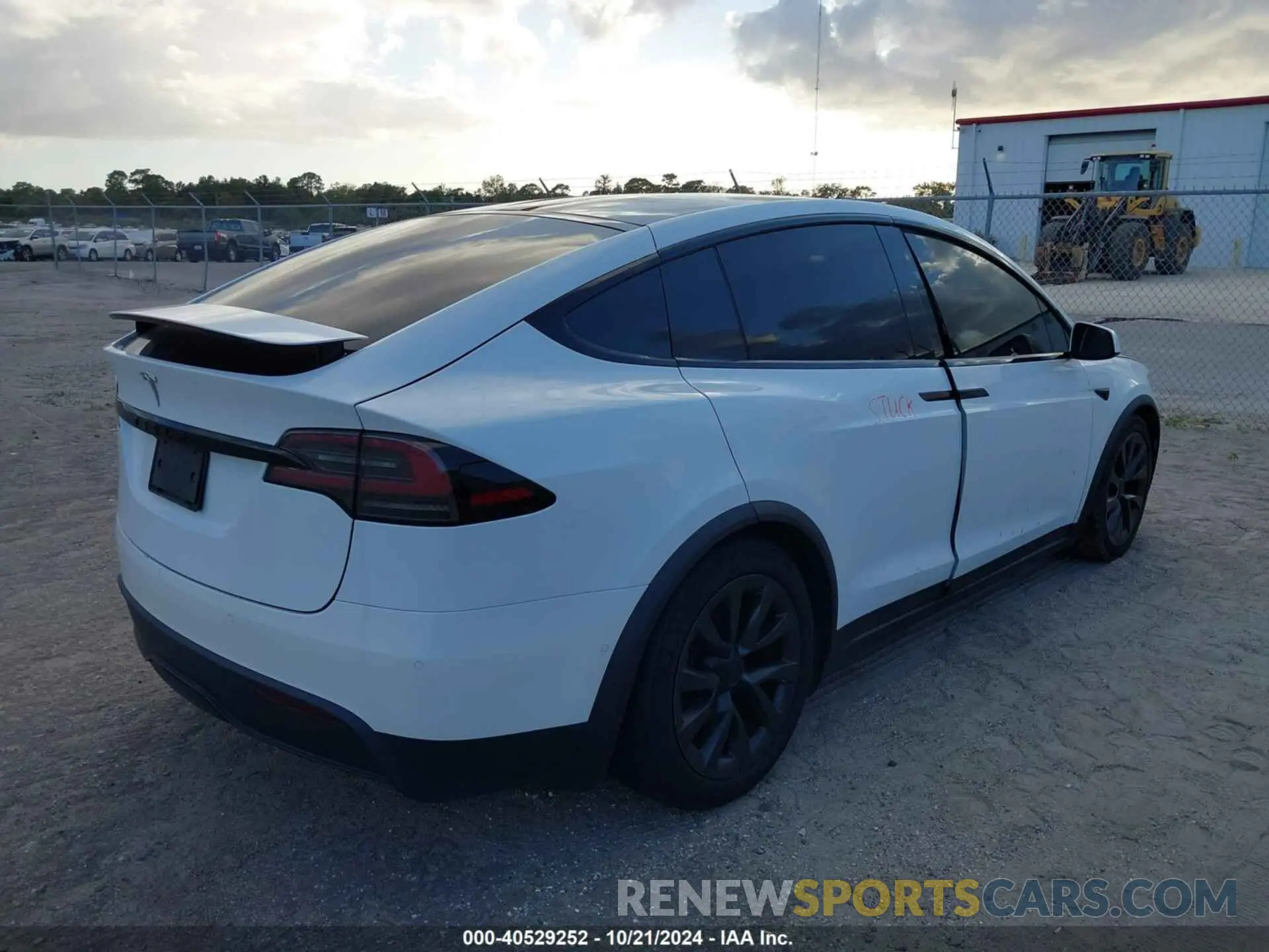 4 Фотография поврежденного автомобиля 7SAXCBE56NF344045 TESLA MODEL X 2022