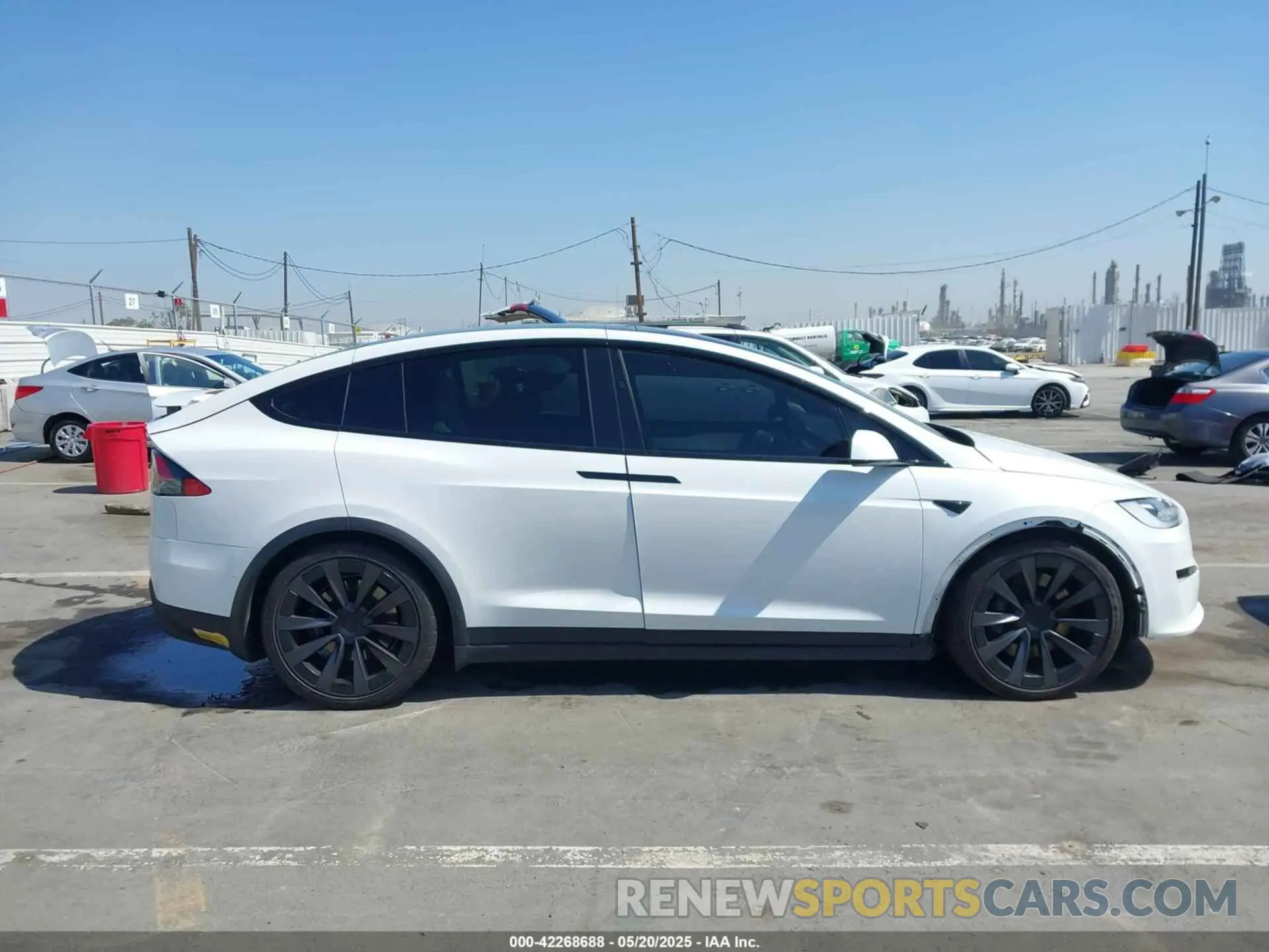 14 Photograph of a damaged car 7SAXCBE58NF329790 TESLA MODEL X 2022
