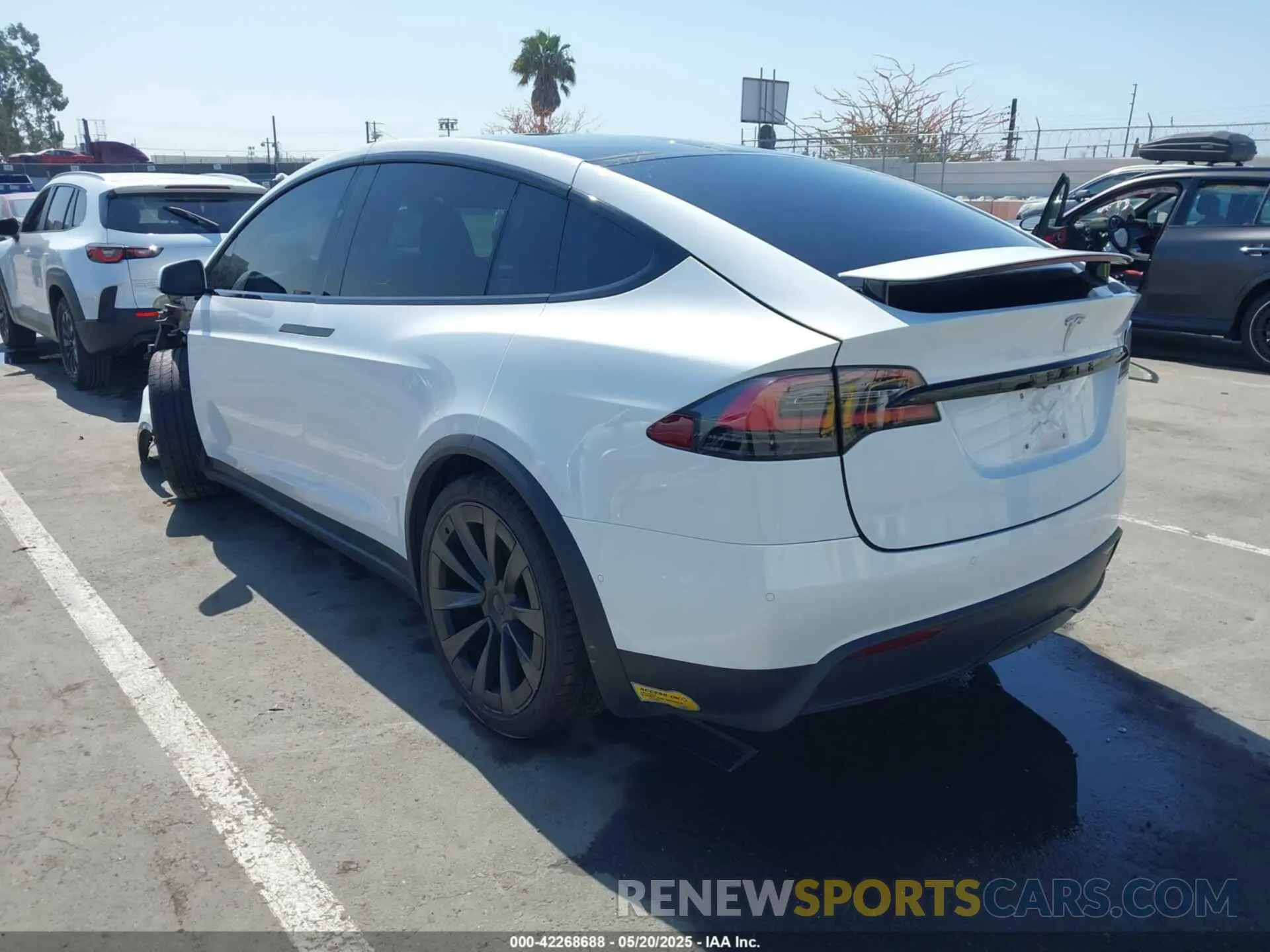 3 Photograph of a damaged car 7SAXCBE58NF329790 TESLA MODEL X 2022