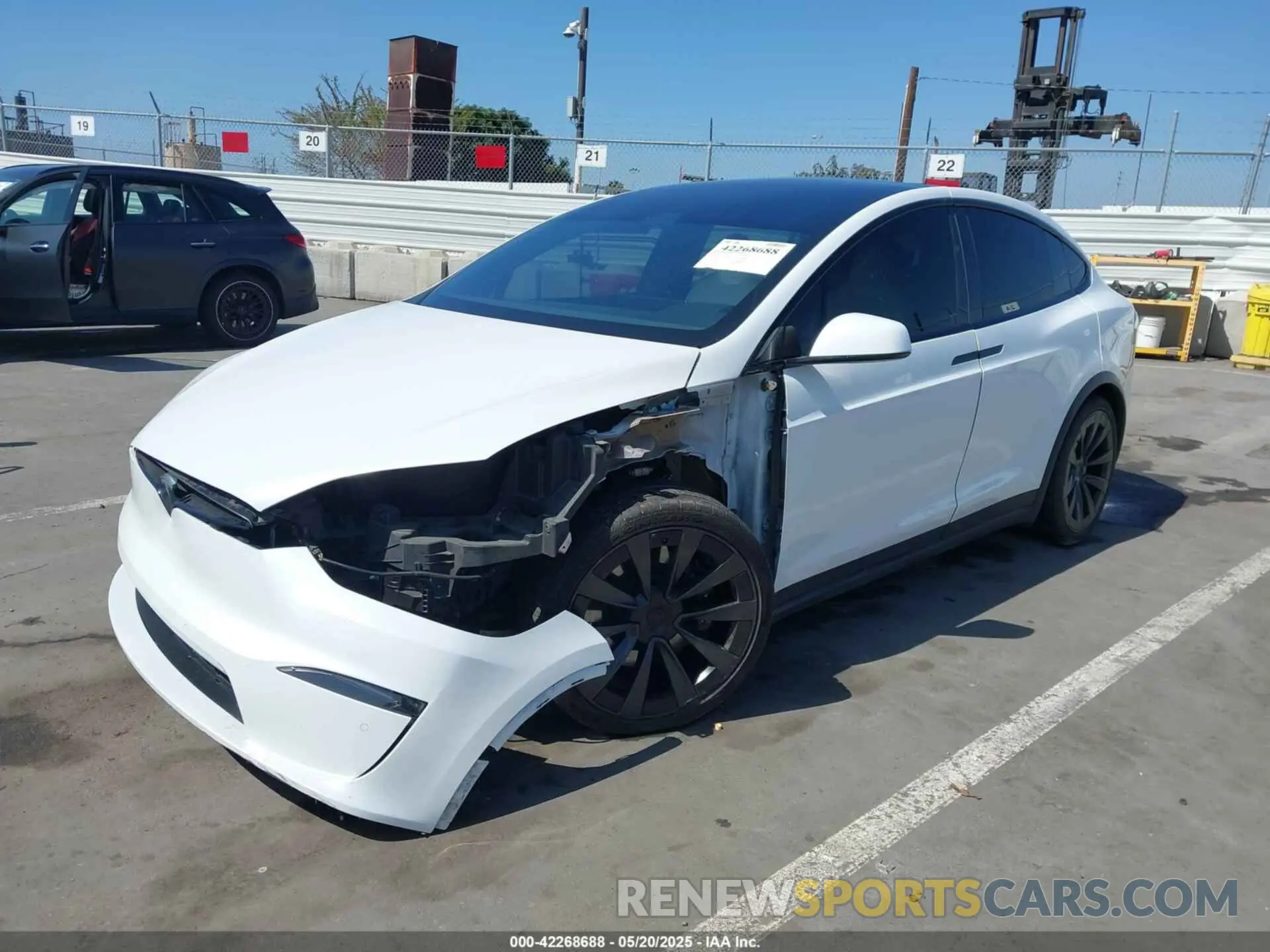 6 Photograph of a damaged car 7SAXCBE58NF329790 TESLA MODEL X 2022
