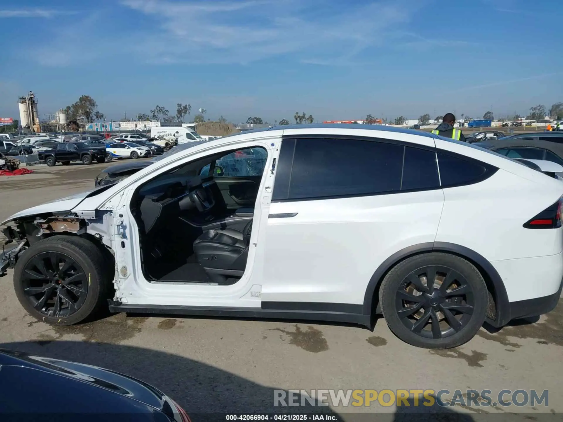 15 Photograph of a damaged car 7SAXCBE63NF337529 TESLA MODEL X 2022
