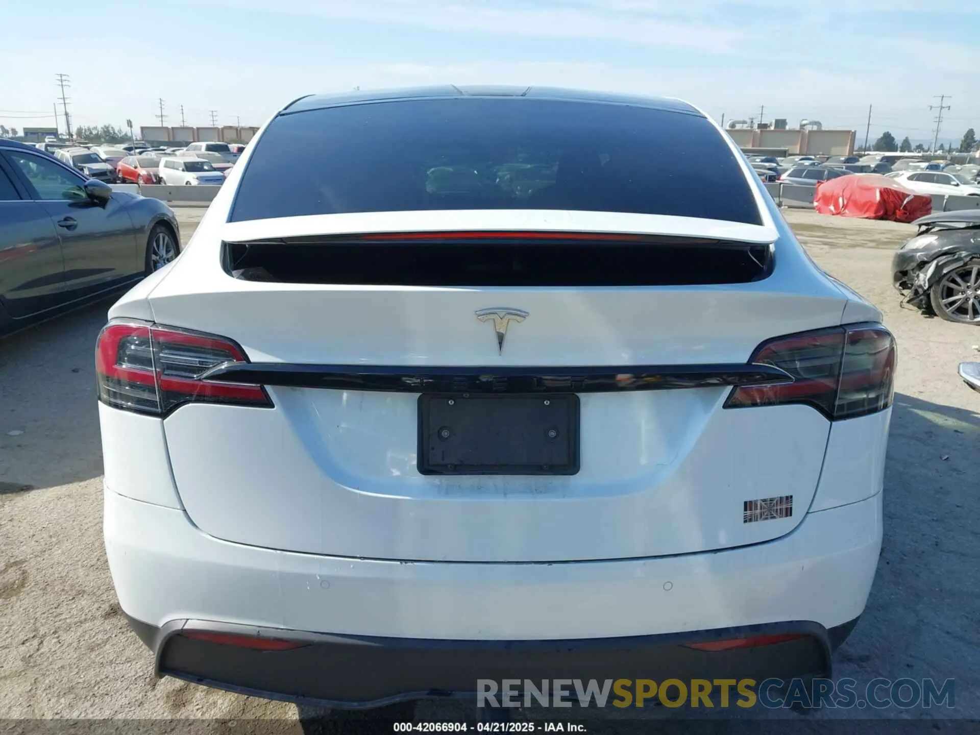 17 Photograph of a damaged car 7SAXCBE63NF337529 TESLA MODEL X 2022