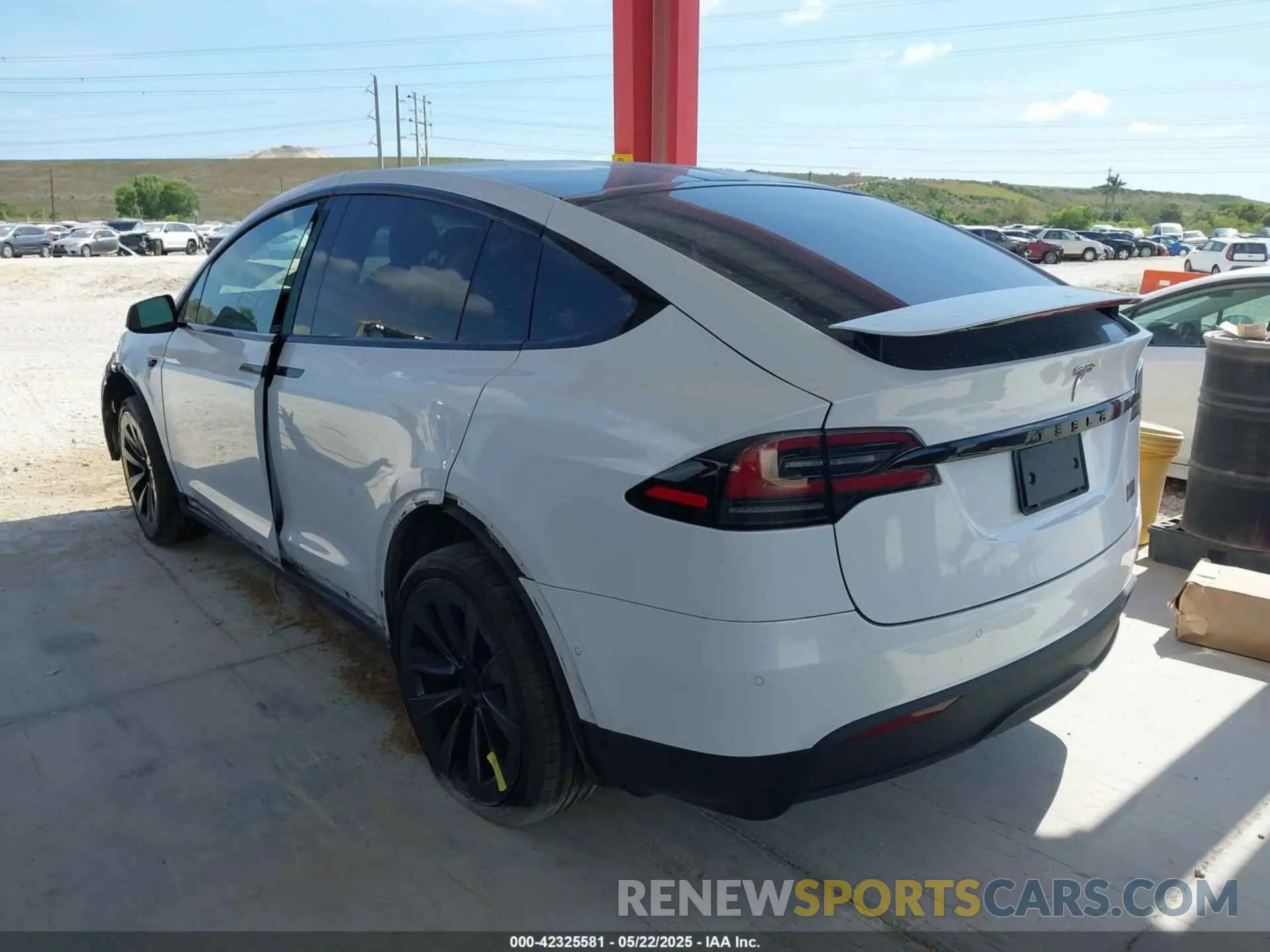 3 Photograph of a damaged car 7SAXCBE63NF356730 TESLA MODEL X 2022