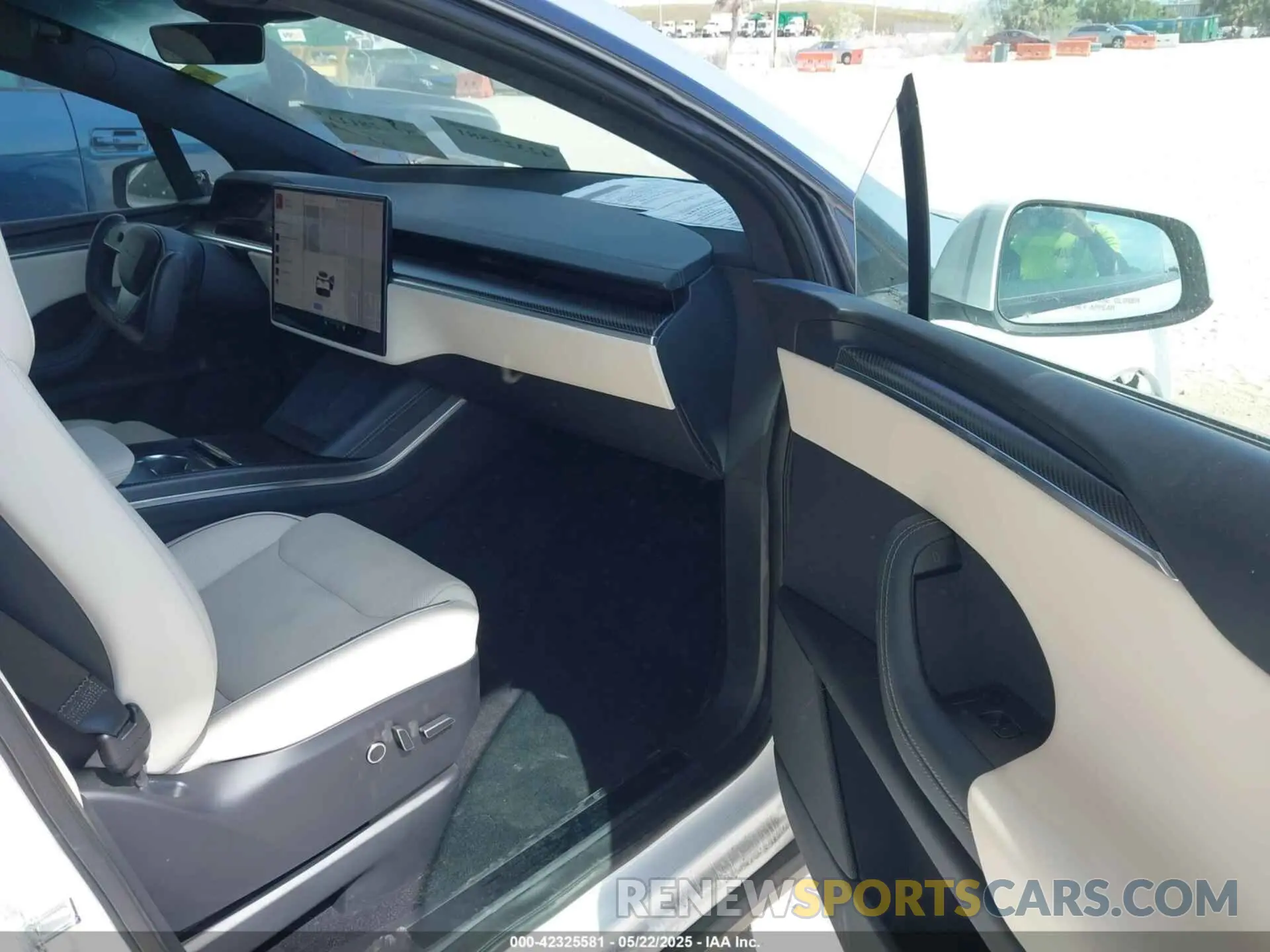 5 Photograph of a damaged car 7SAXCBE63NF356730 TESLA MODEL X 2022