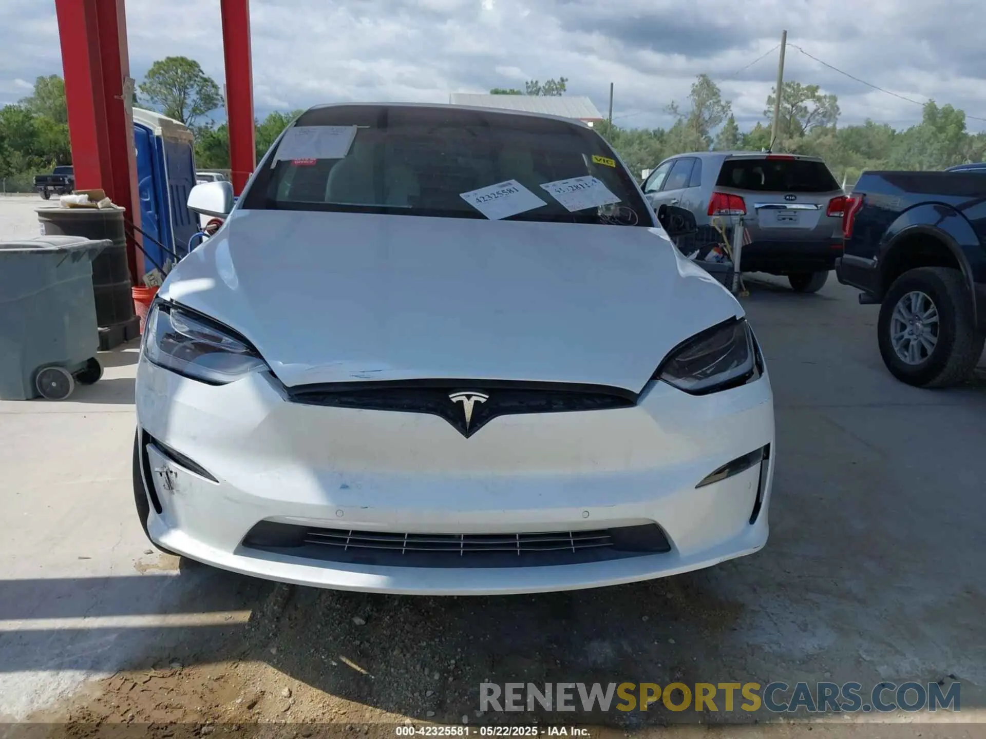 6 Photograph of a damaged car 7SAXCBE63NF356730 TESLA MODEL X 2022