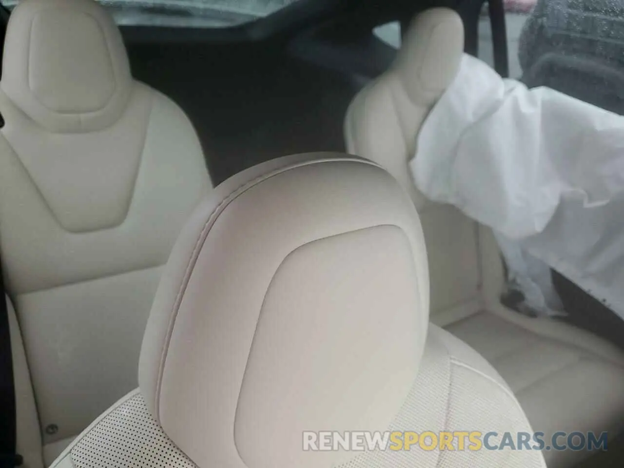 10 Photograph of a damaged car 7SAXCBE64NF349365 TESLA MODEL X 2022
