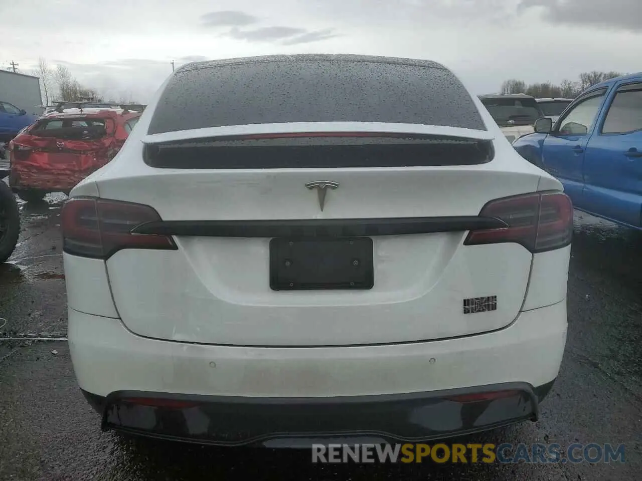 6 Photograph of a damaged car 7SAXCBE64NF349365 TESLA MODEL X 2022