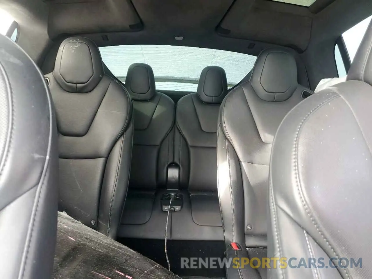 10 Photograph of a damaged car 7SAXCBE66NF342093 TESLA MODEL X 2022