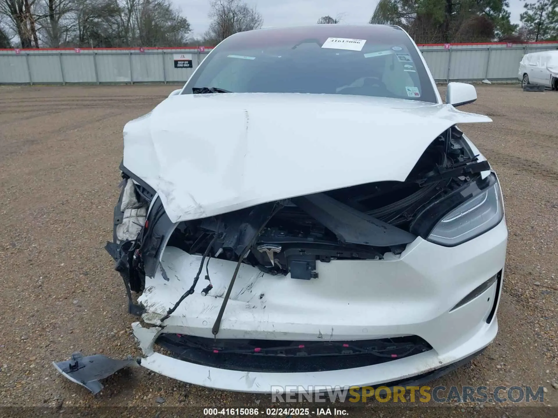 12 Photograph of a damaged car 7SAXCBE68NF333394 TESLA MODEL X 2022