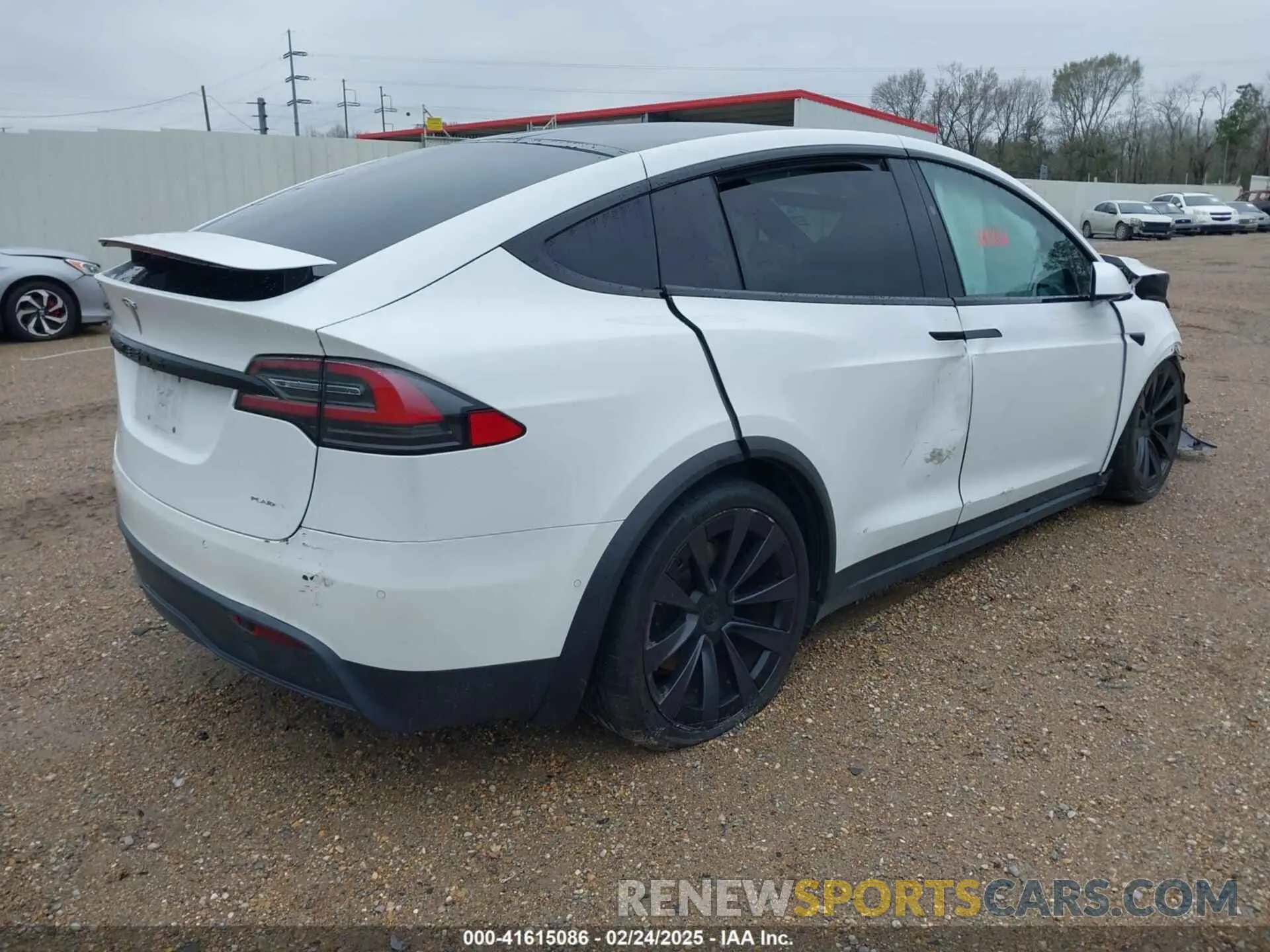 4 Photograph of a damaged car 7SAXCBE68NF333394 TESLA MODEL X 2022