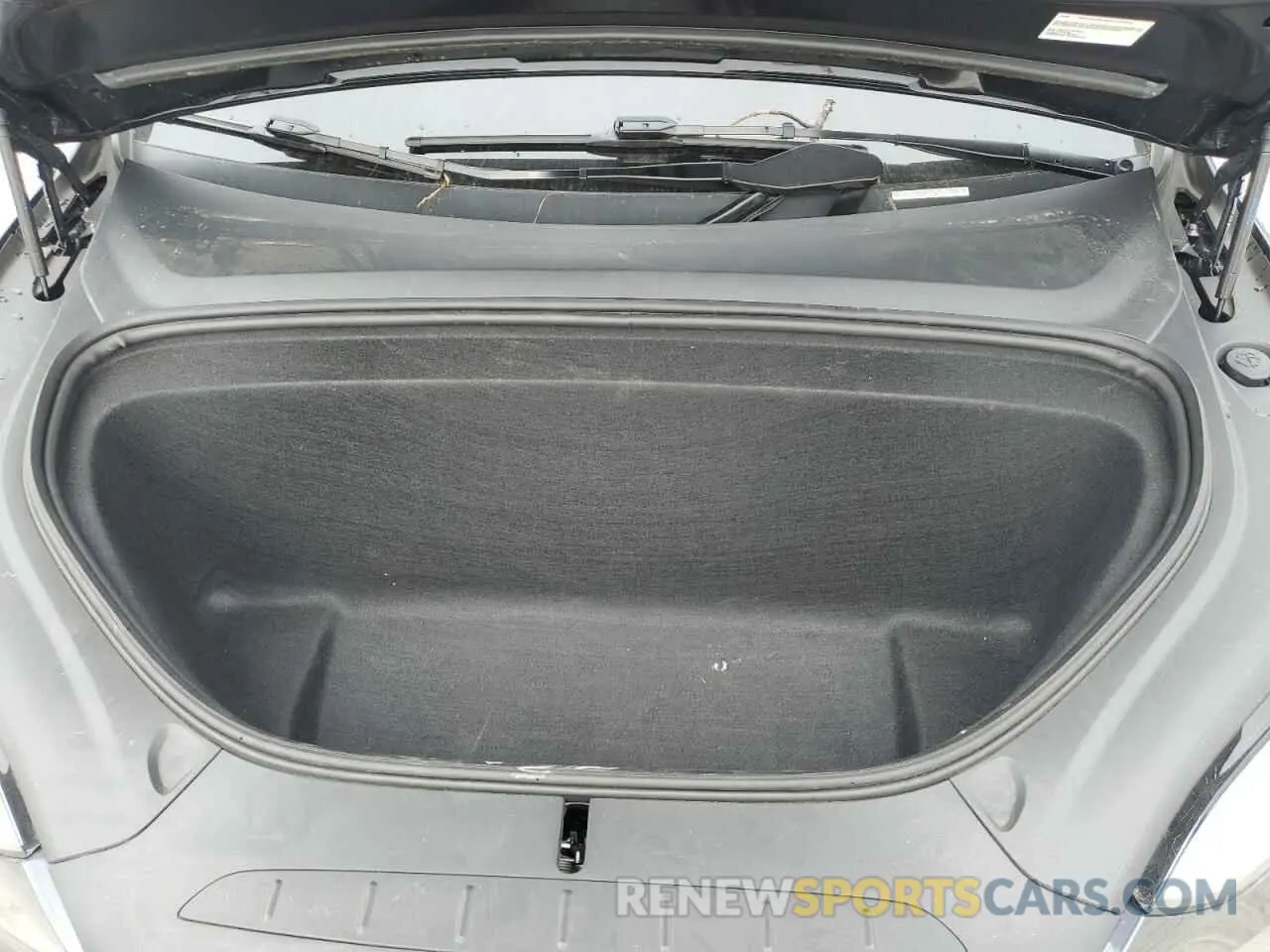 11 Photograph of a damaged car 7SAXCBE6XNF333784 TESLA MODEL X 2022