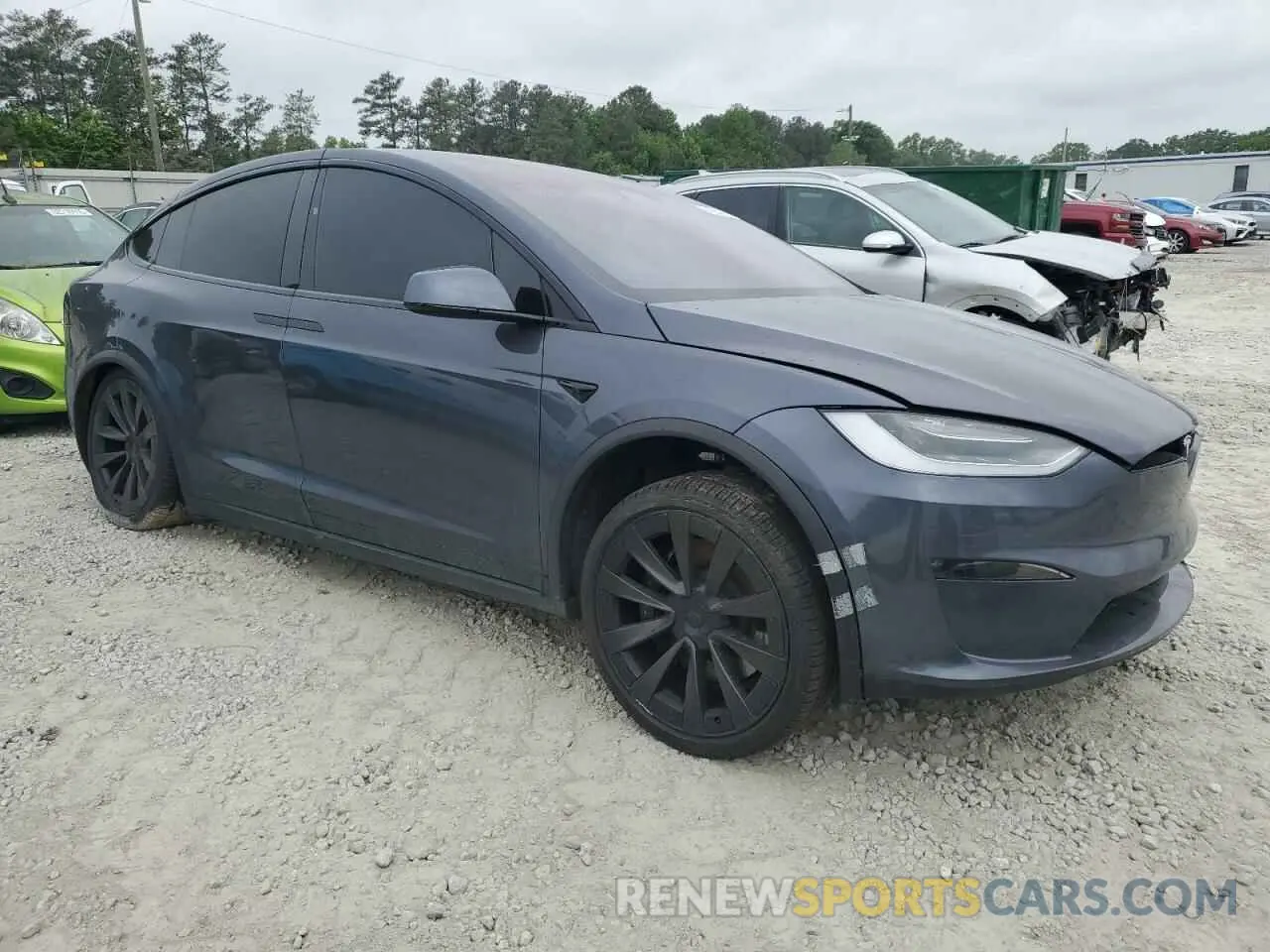 4 Photograph of a damaged car 7SAXCBE6XNF333784 TESLA MODEL X 2022