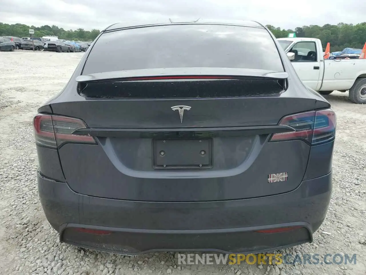 6 Photograph of a damaged car 7SAXCBE6XNF333784 TESLA MODEL X 2022