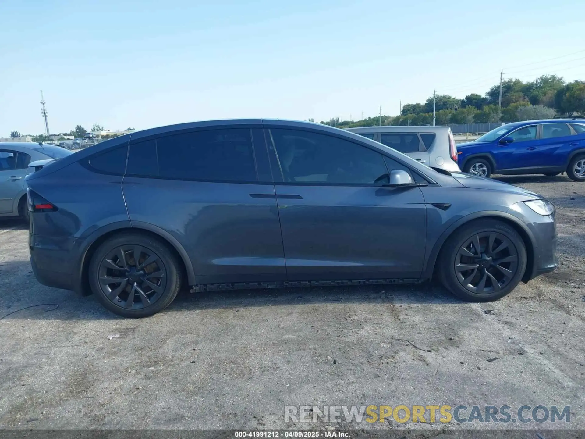 13 Photograph of a damaged car 7SAXCDE54NF342256 TESLA MODEL X 2022